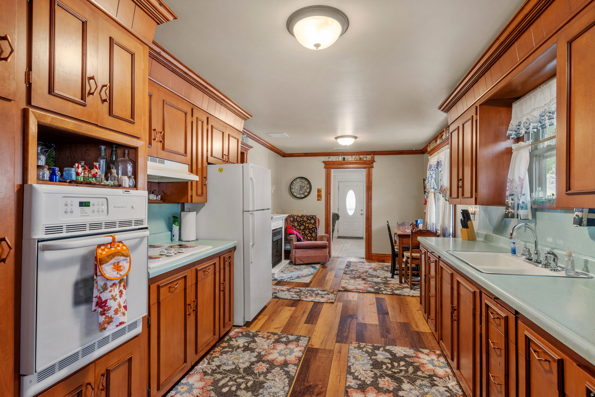 240 W LEADVILLE ROW