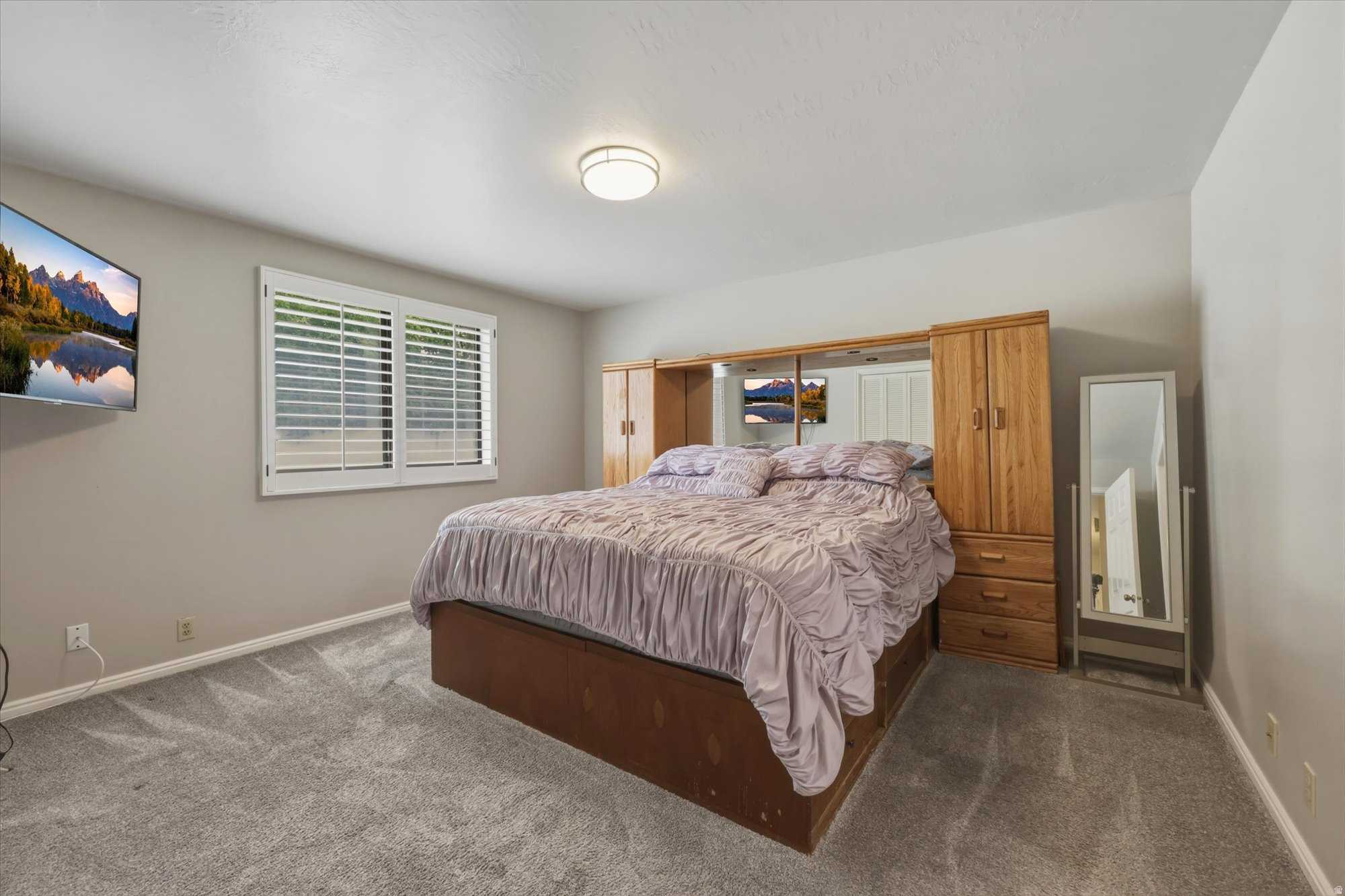6119 S 1085 E