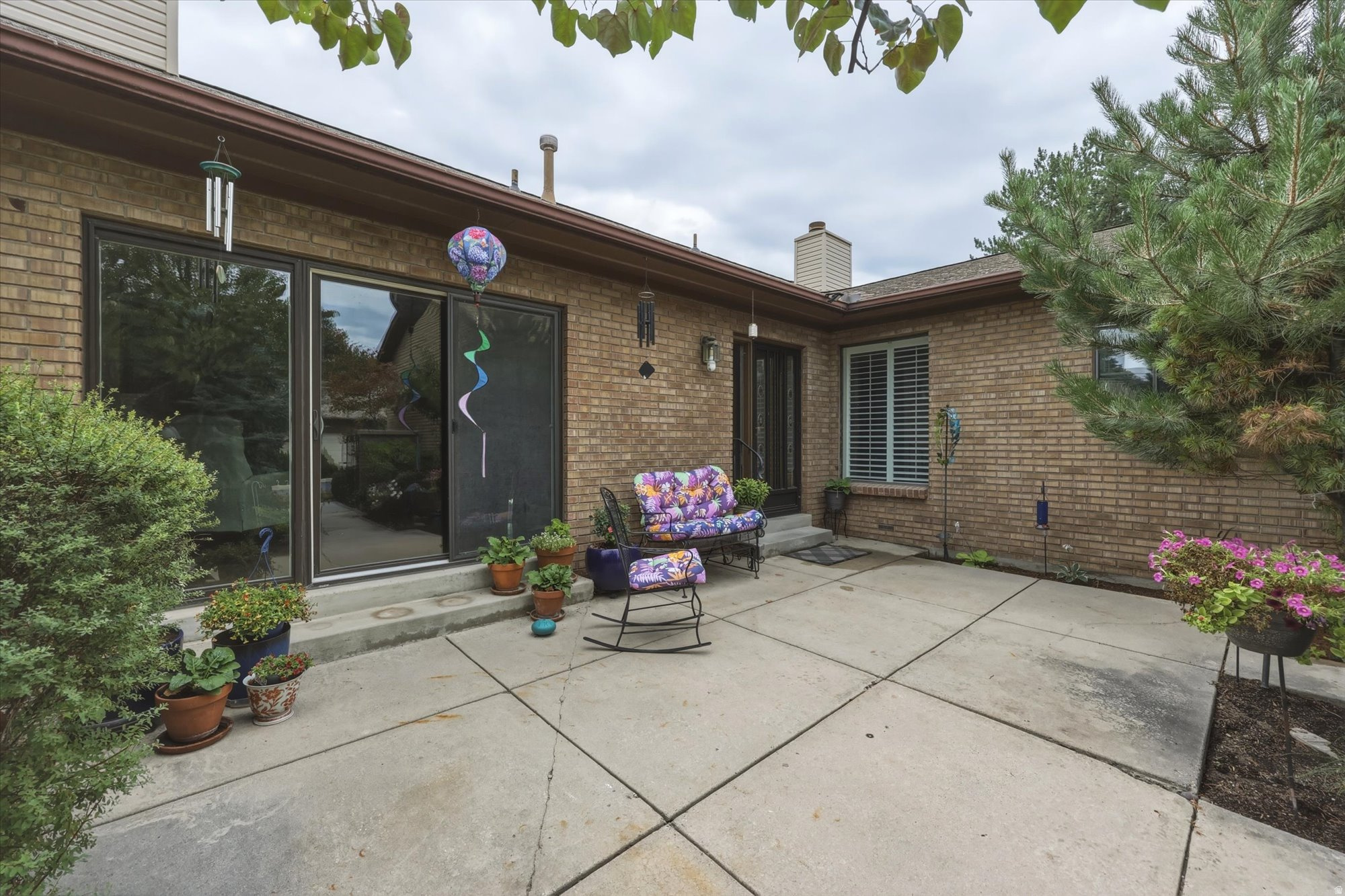 6119 S 1085 E