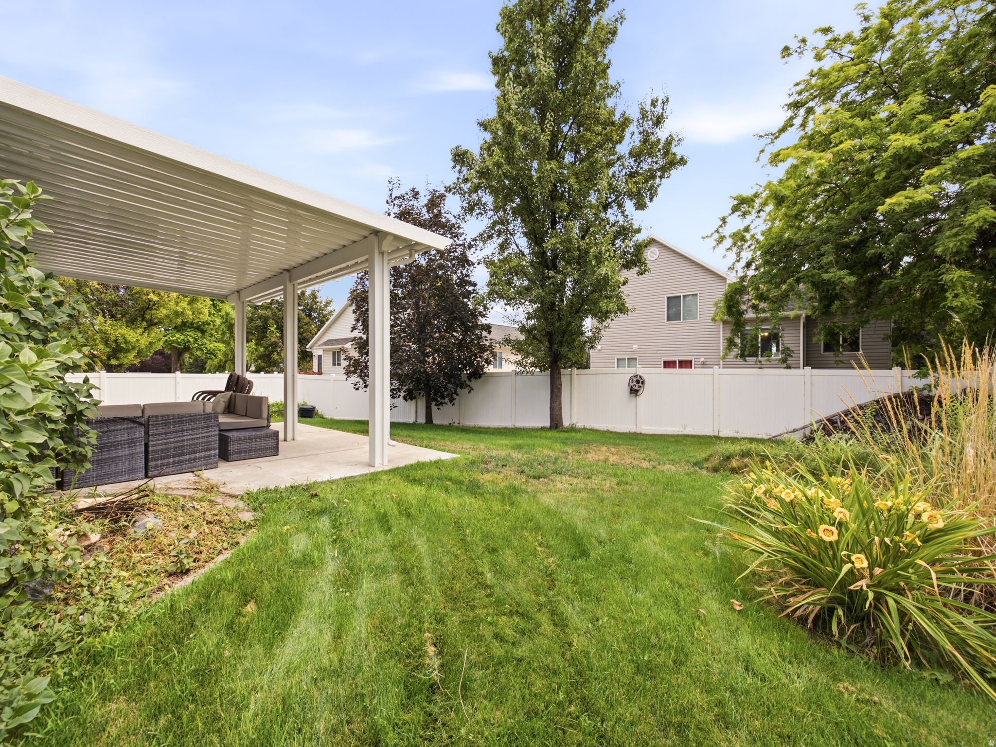 51 E REDWING CT