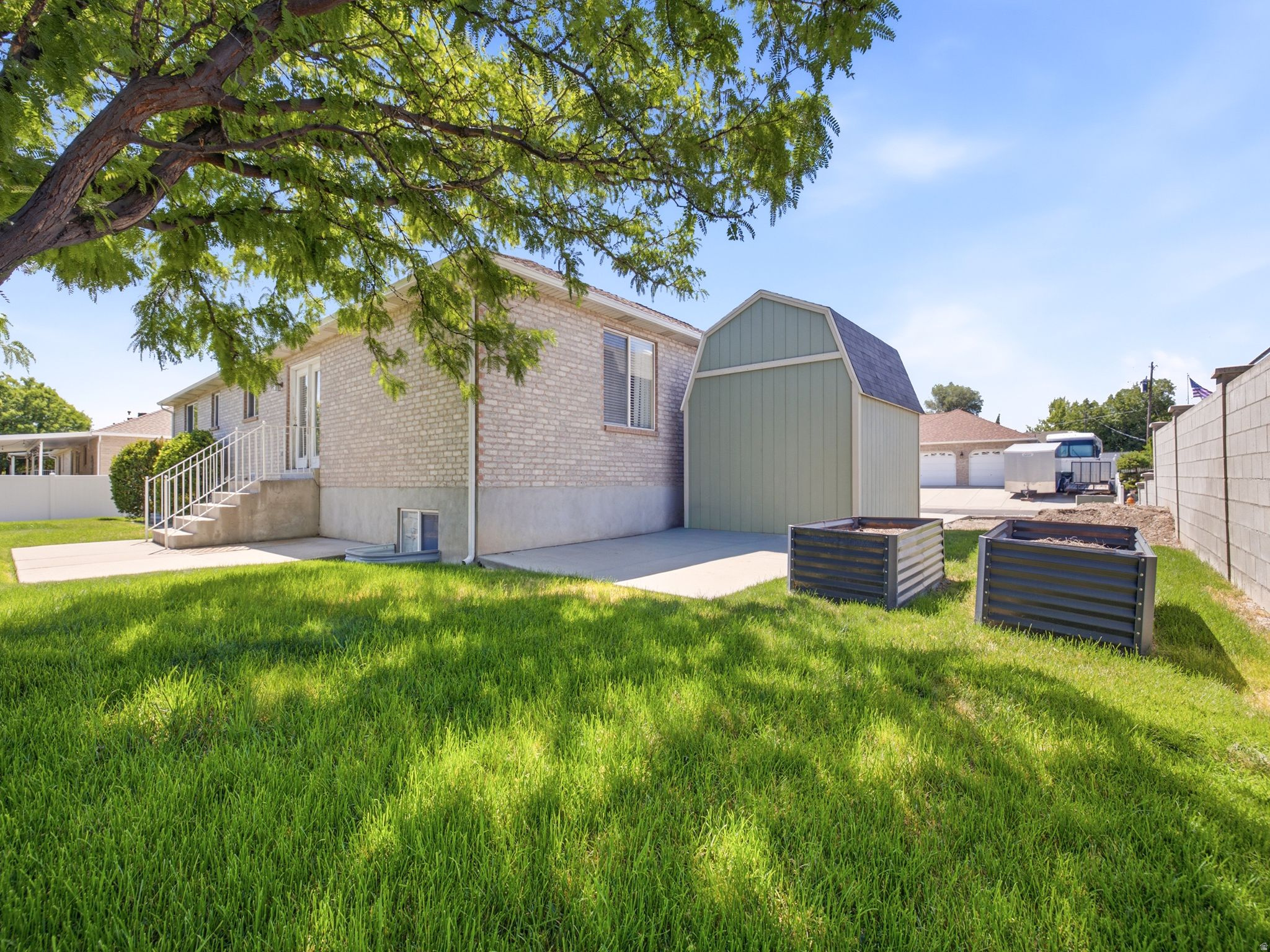 5258 W CHESTER RD