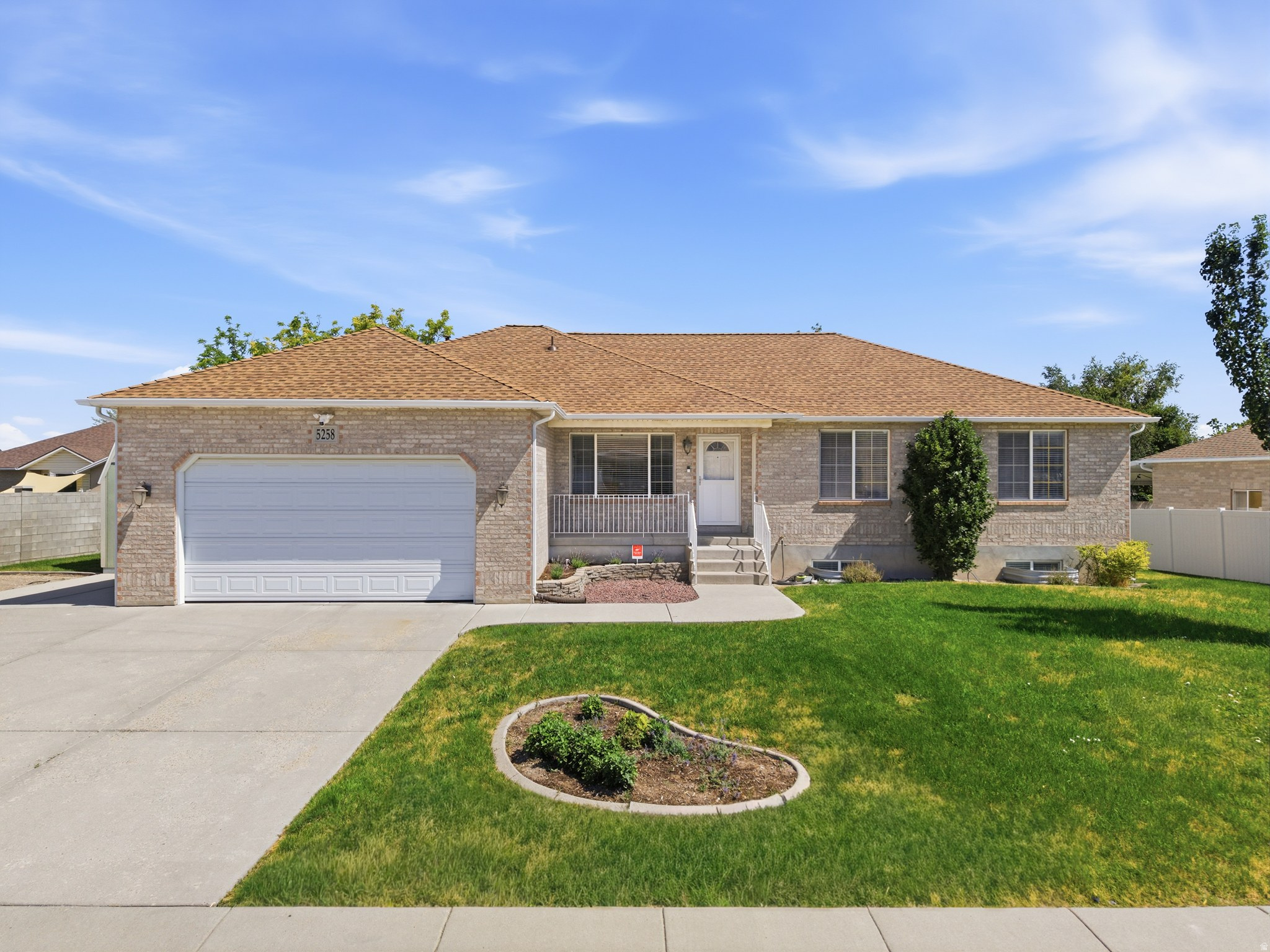 5258 W CHESTER RD
