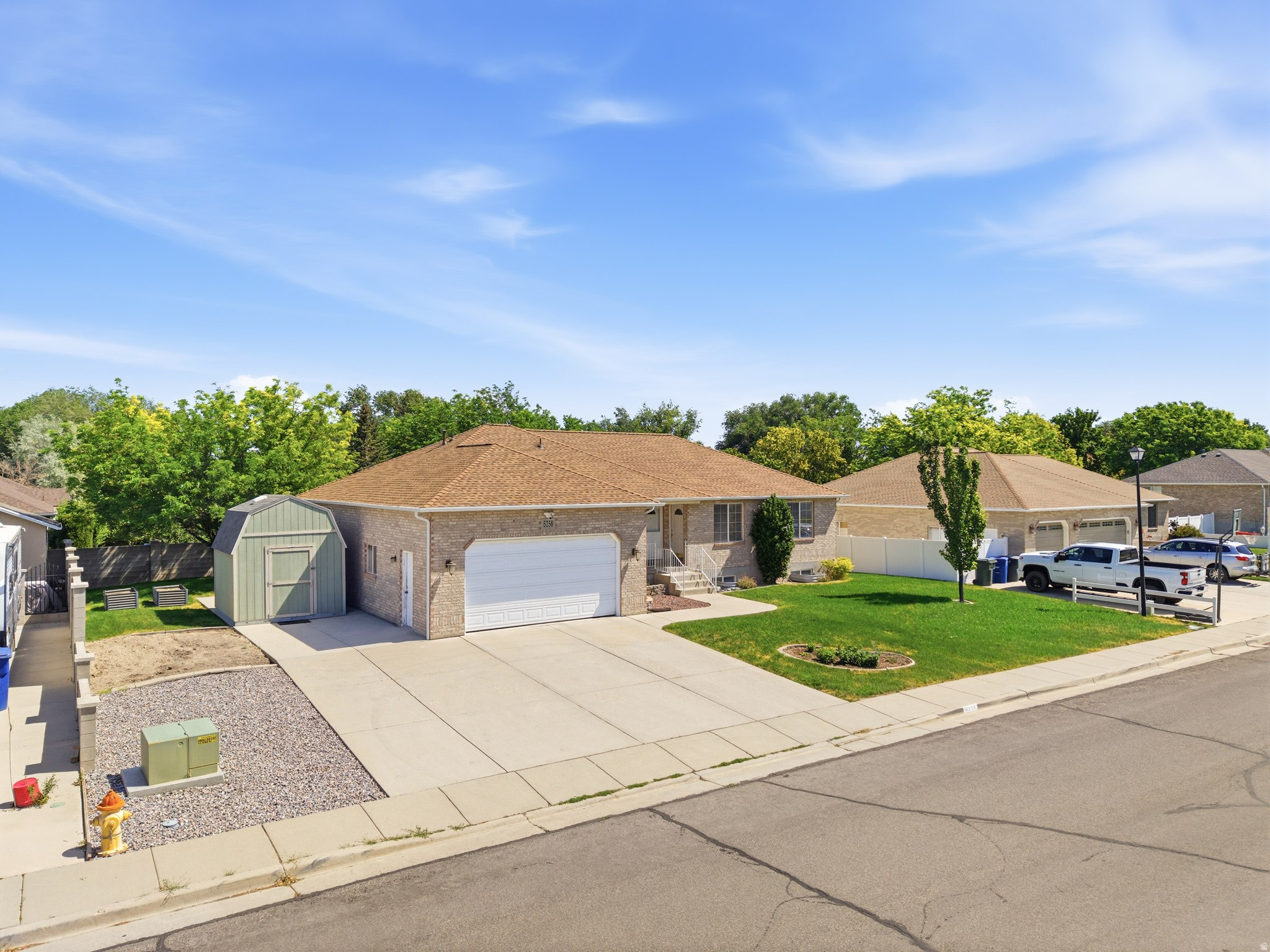 5258 W CHESTER RD