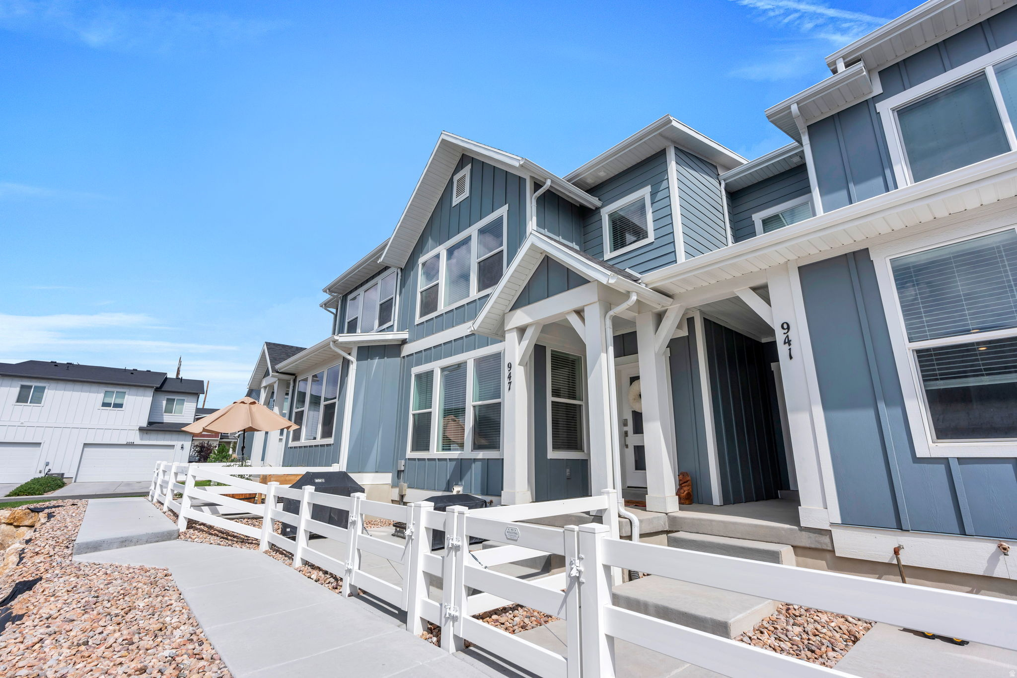 947 W TERRACOTTA DR