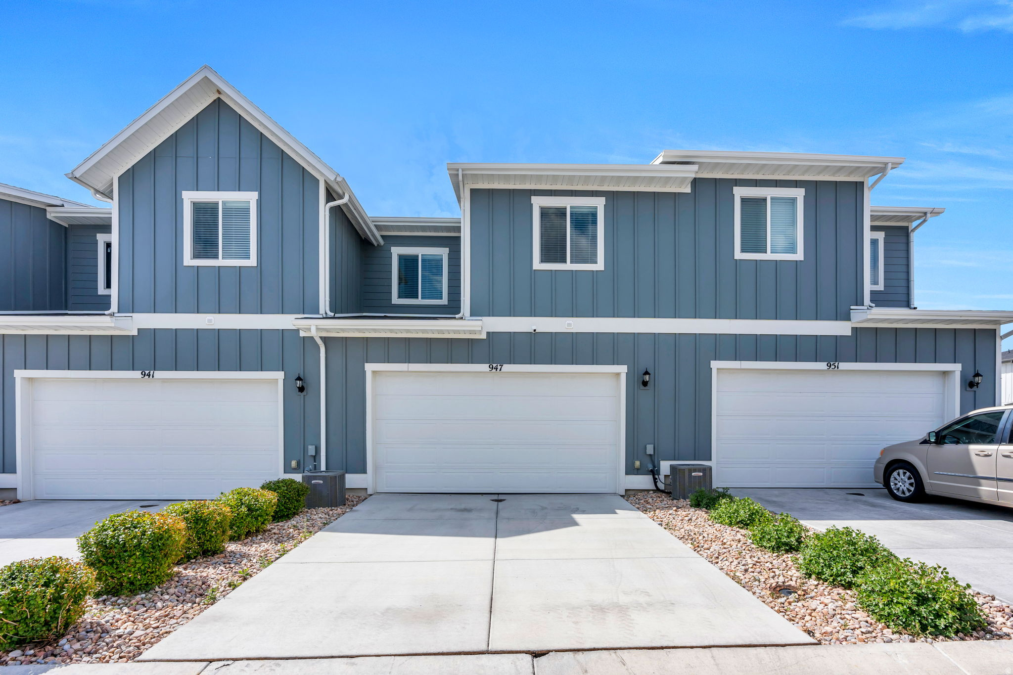 947 W TERRACOTTA DR