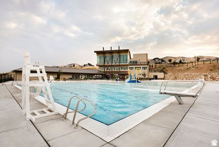1057 W SEASONS VIEW CT Unit: 113
