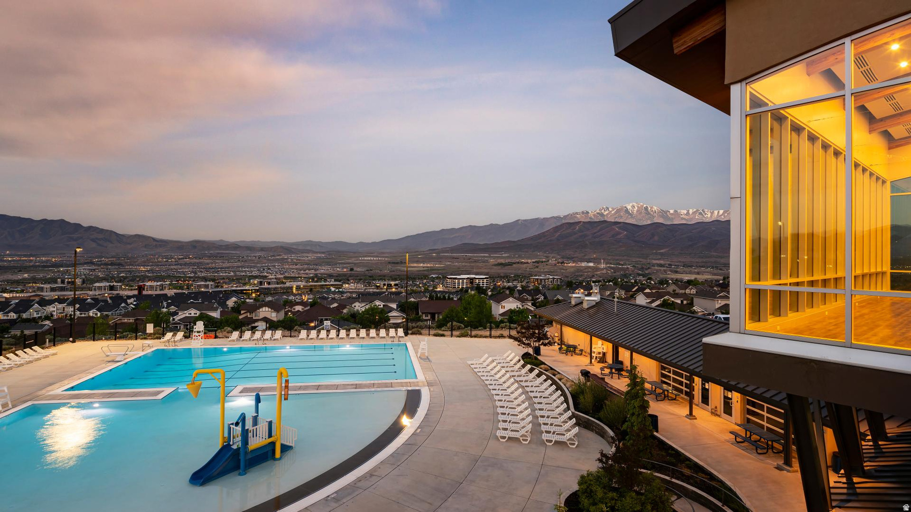1057 W SEASONS VIEW CT Unit: 113