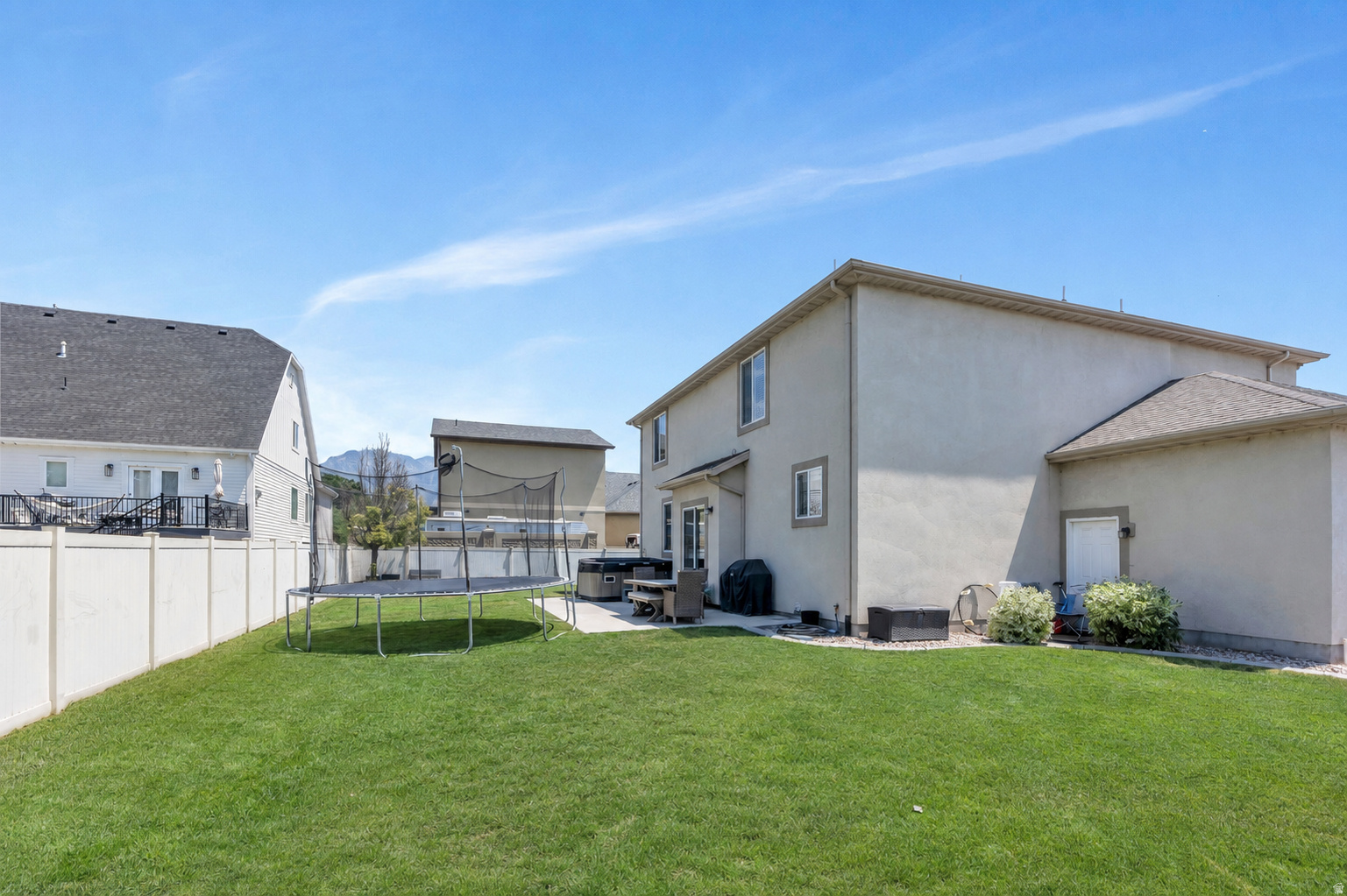 2612 W 1210 N