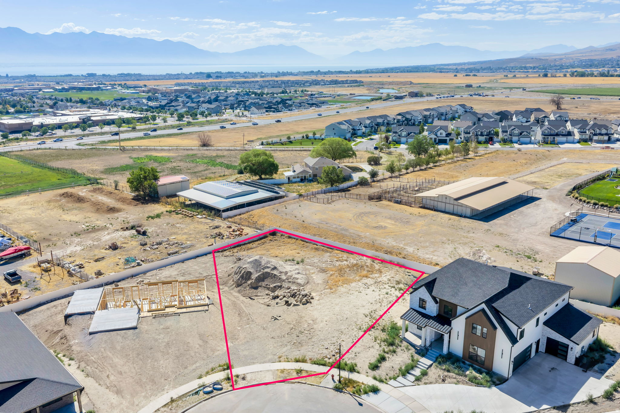 334 N BARLOW CT Unit: 9