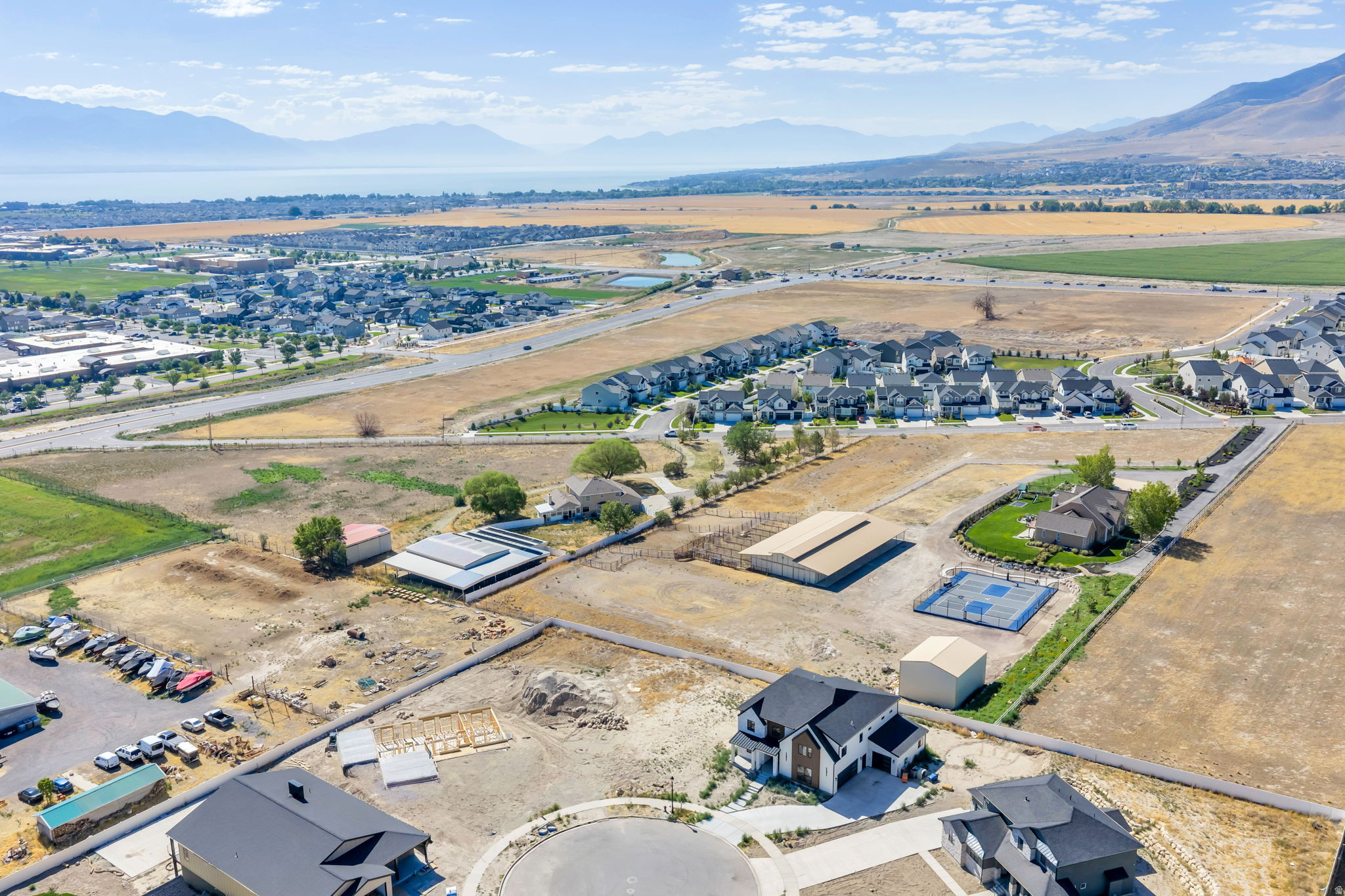 334 N BARLOW CT Unit: 9