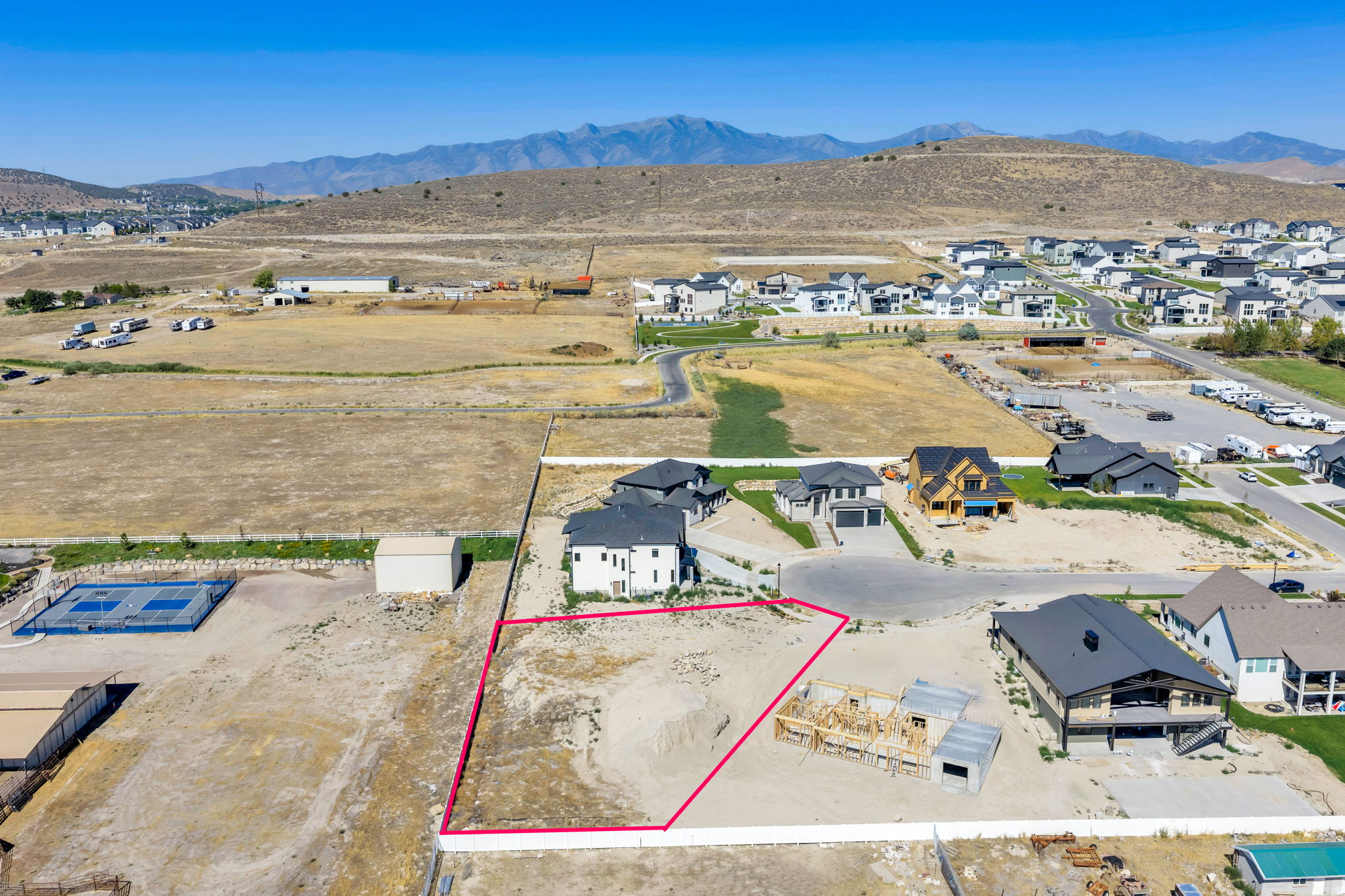 334 N BARLOW CT Unit: 9
