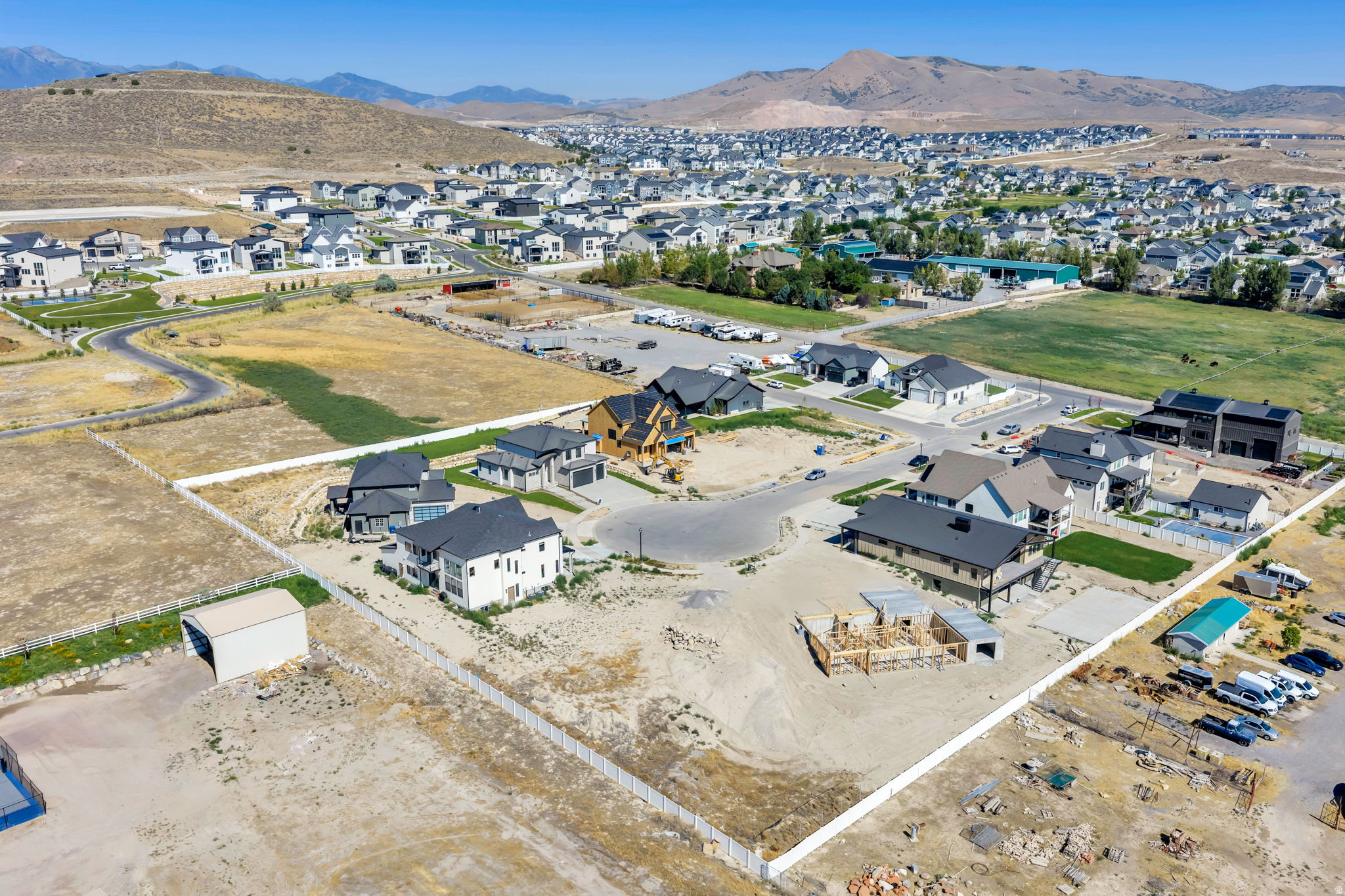 334 N BARLOW CT Unit: 9