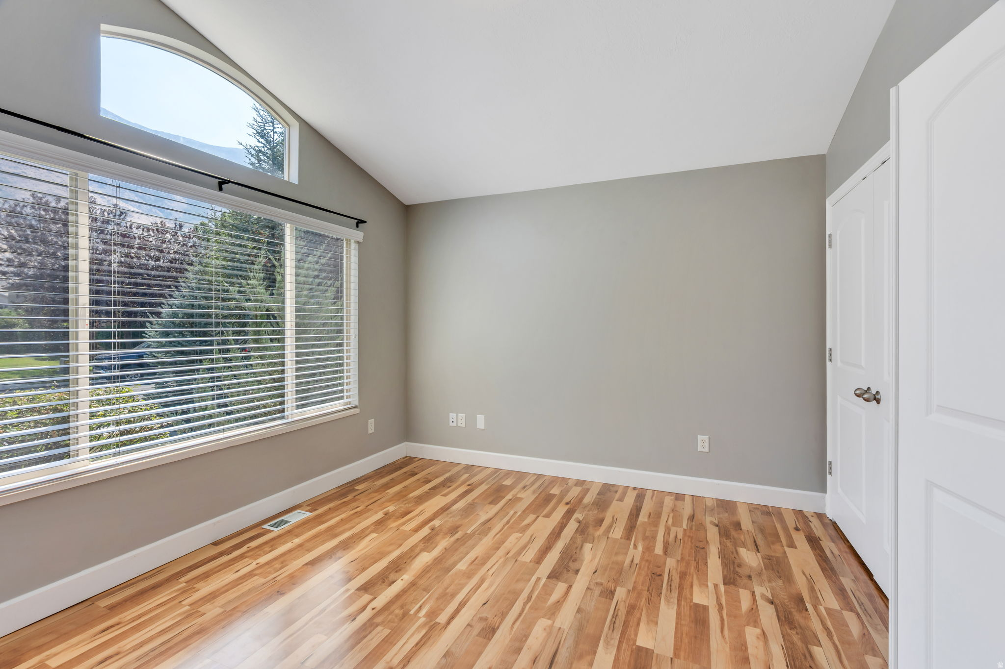 10731 N SHINNECOCK