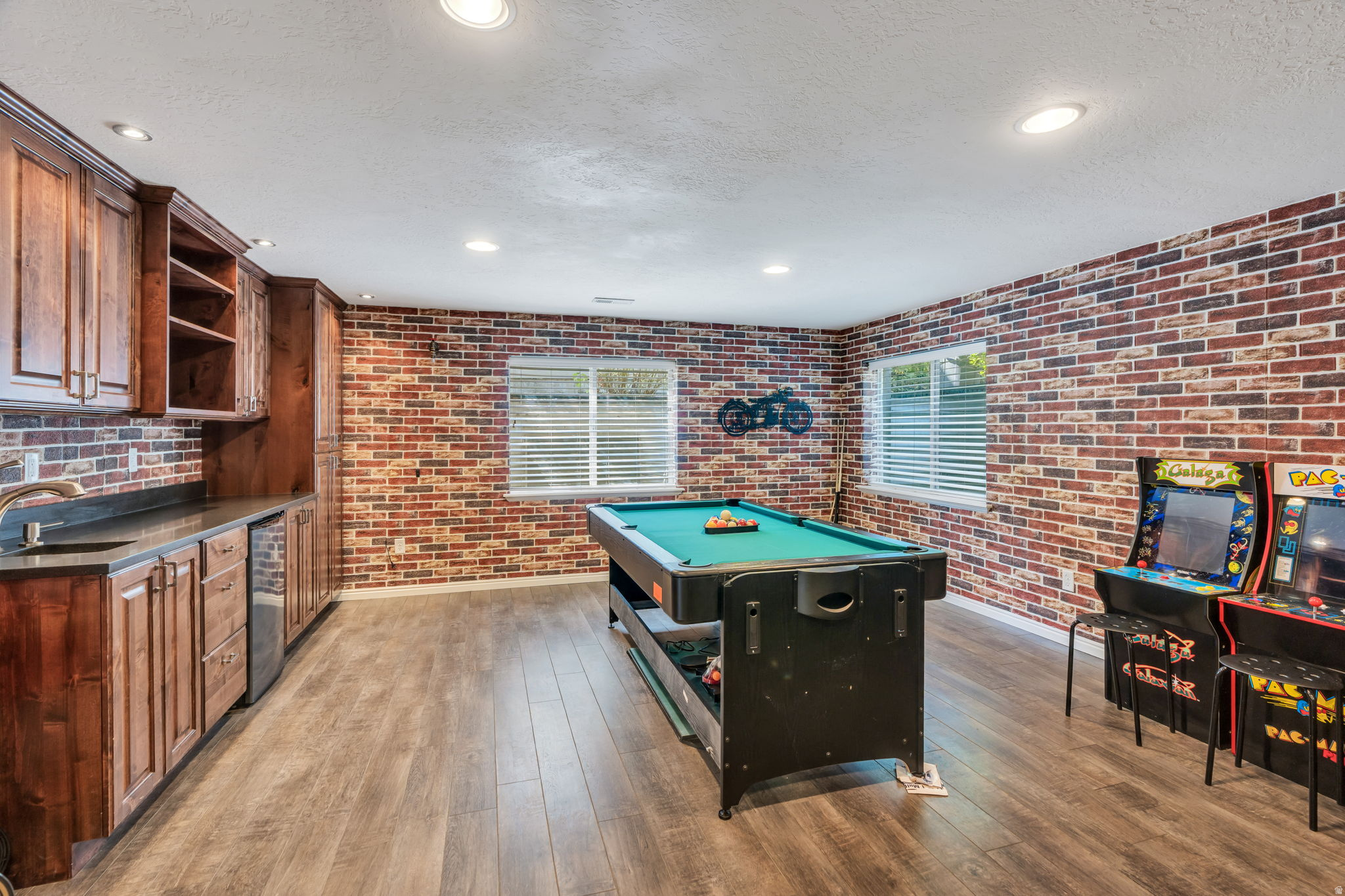10731 N SHINNECOCK