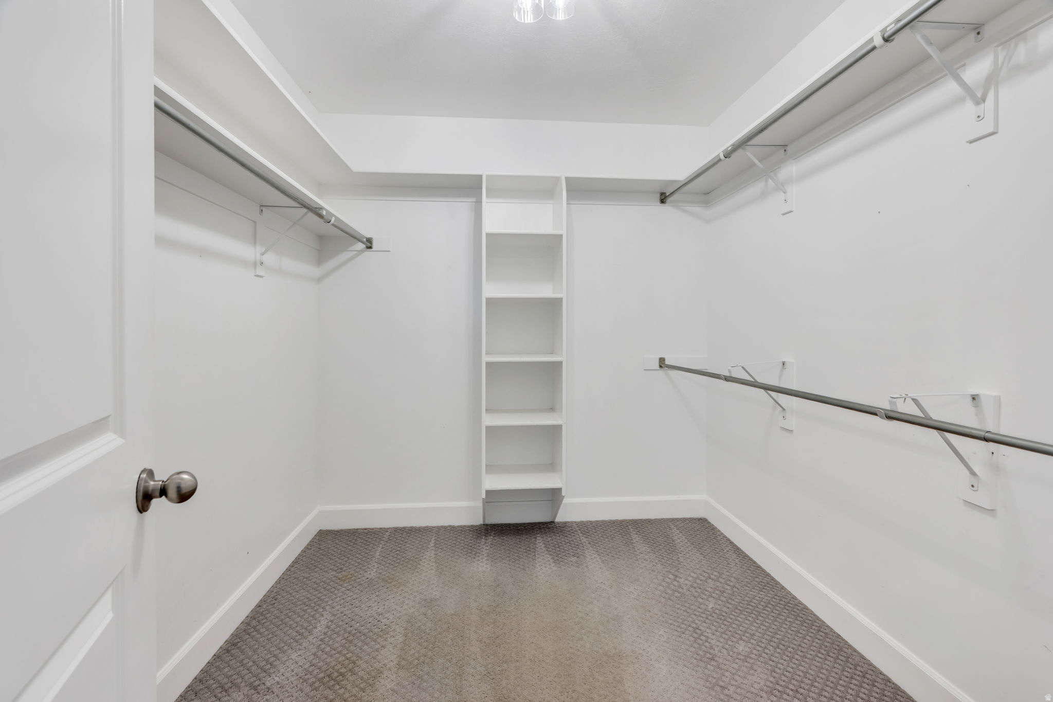 10731 N SHINNECOCK