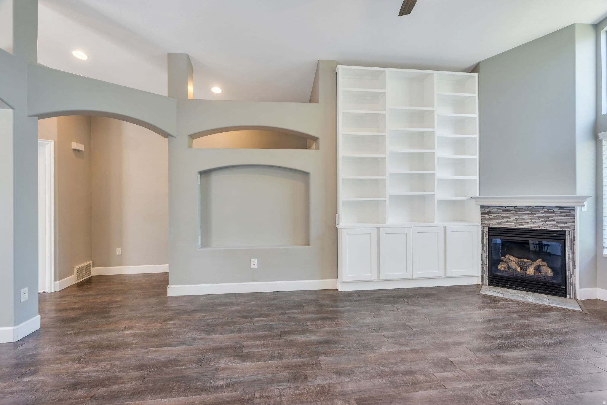 10731 N SHINNECOCK