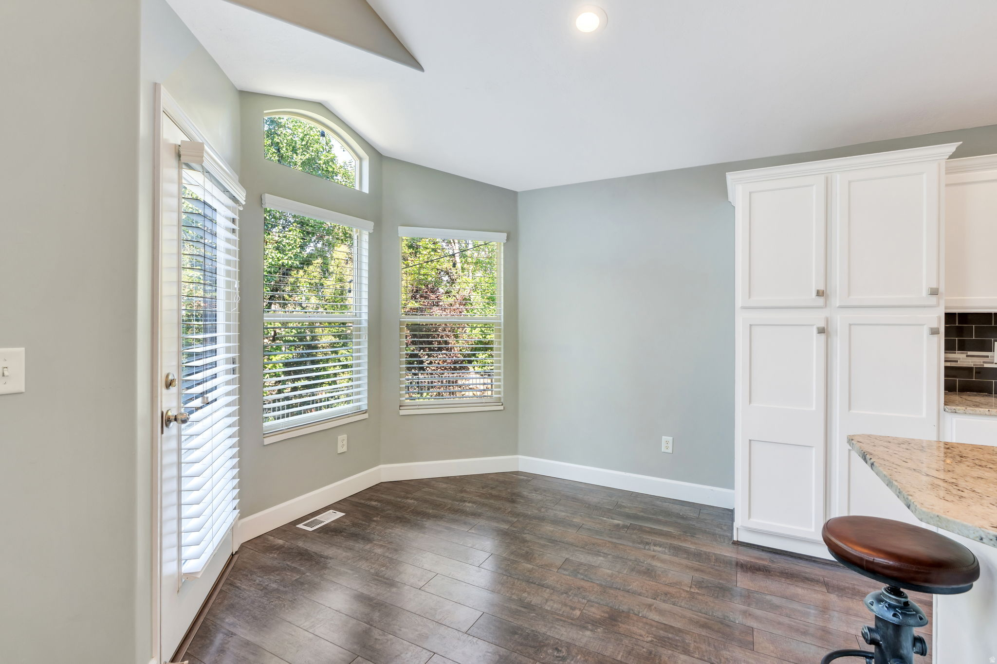 10731 N SHINNECOCK