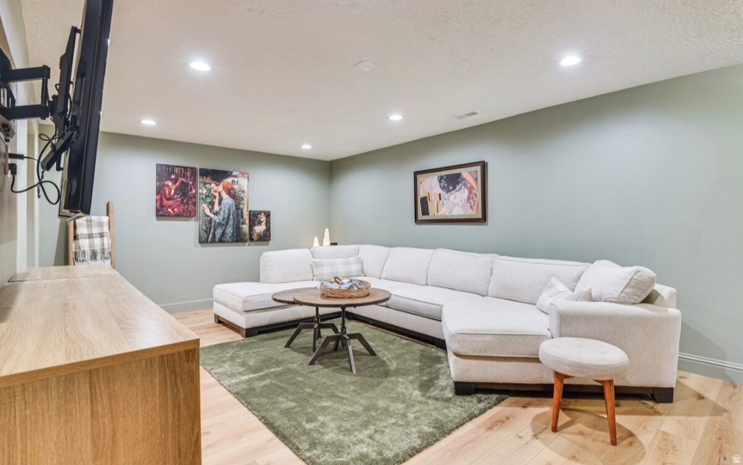 2891 N EVERGREEN PARK DR