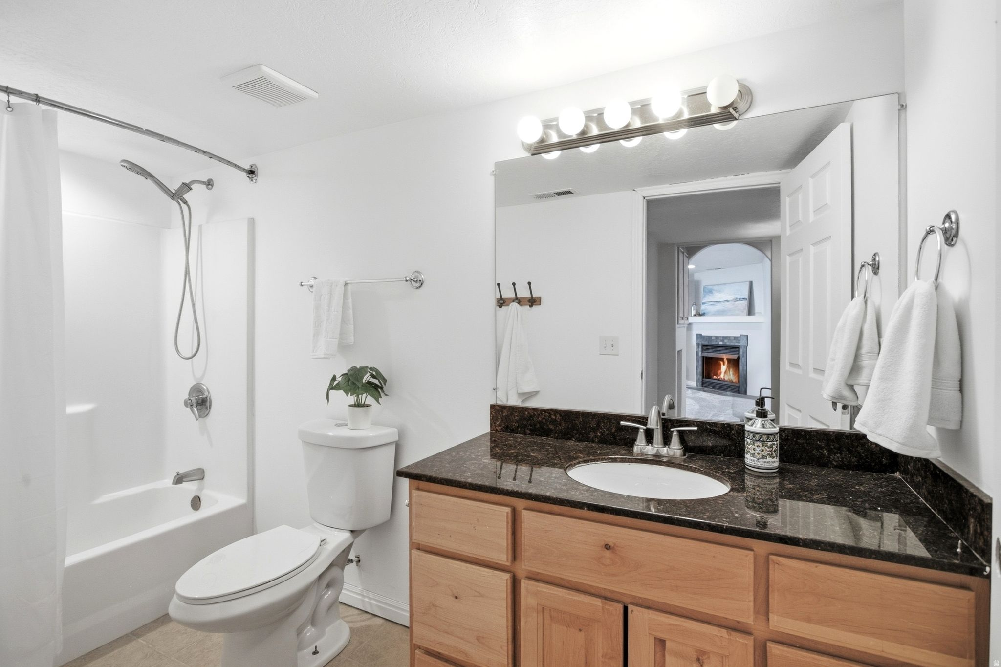 172 W ARUBA DR