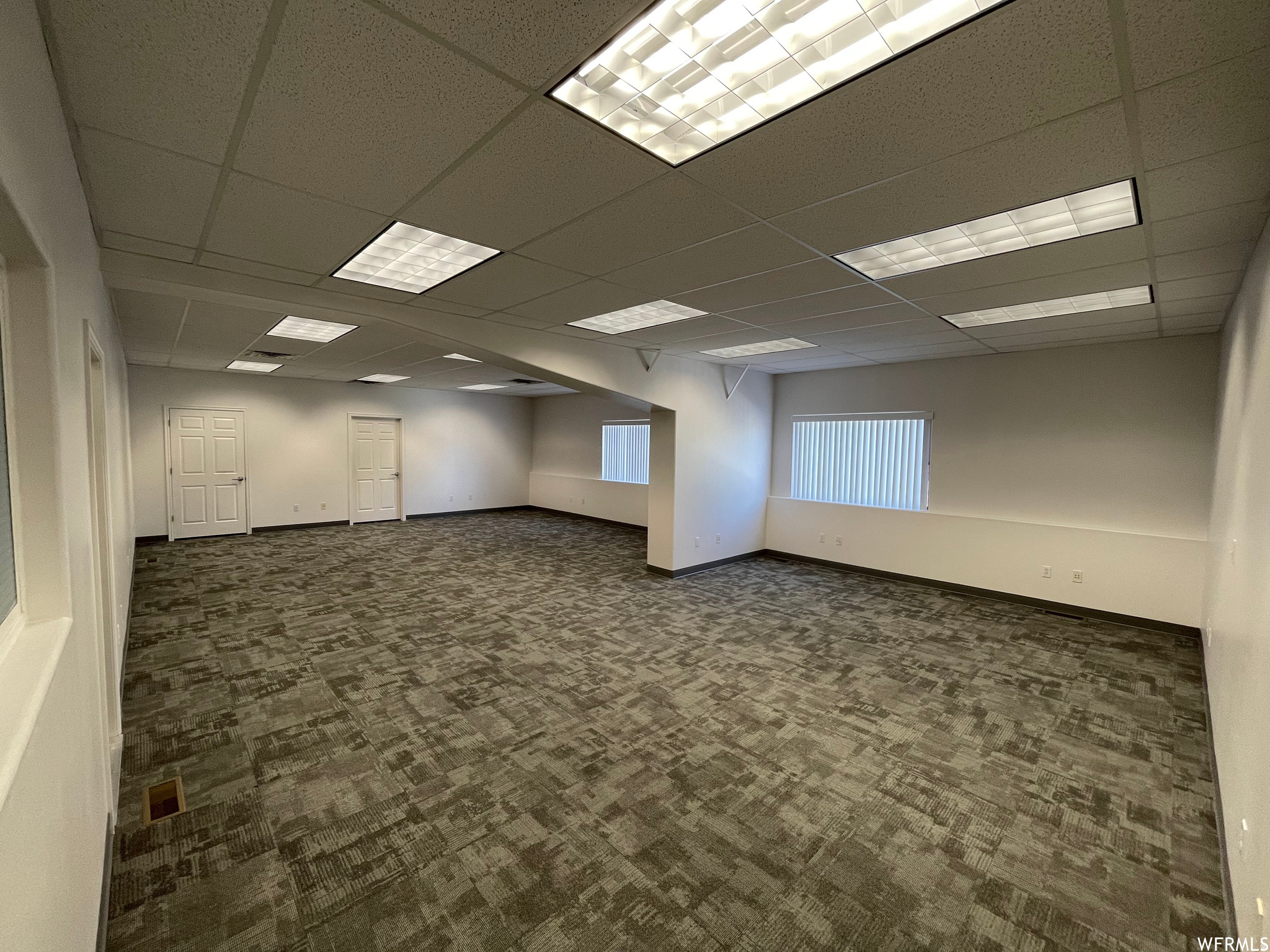 384 S COMMERCE LOOP