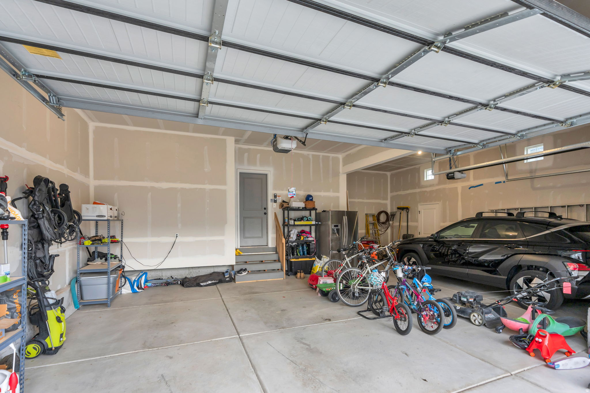 3452 S MAPLETON HEIGHTS DR