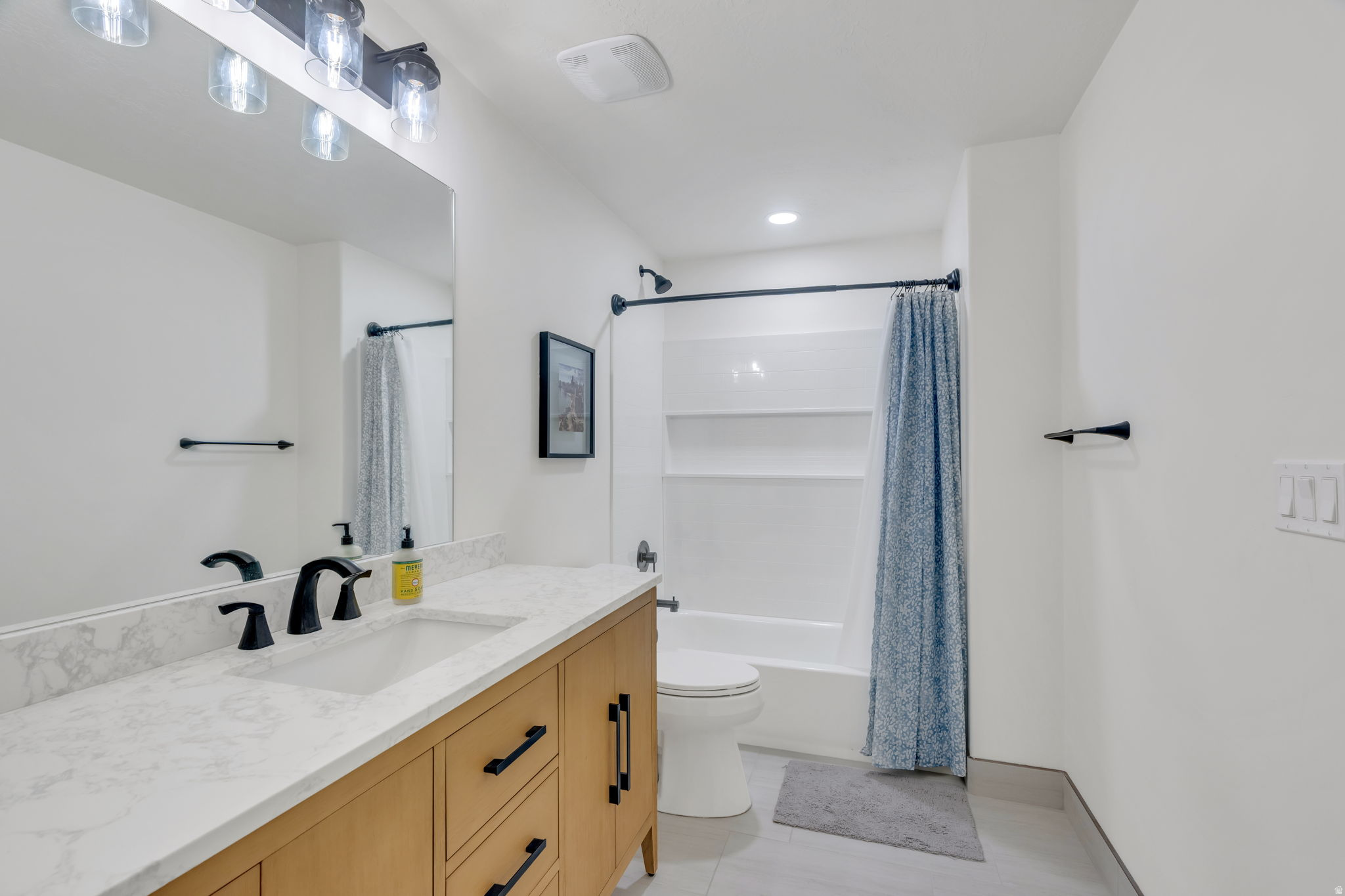 3452 S MAPLETON HEIGHTS DR