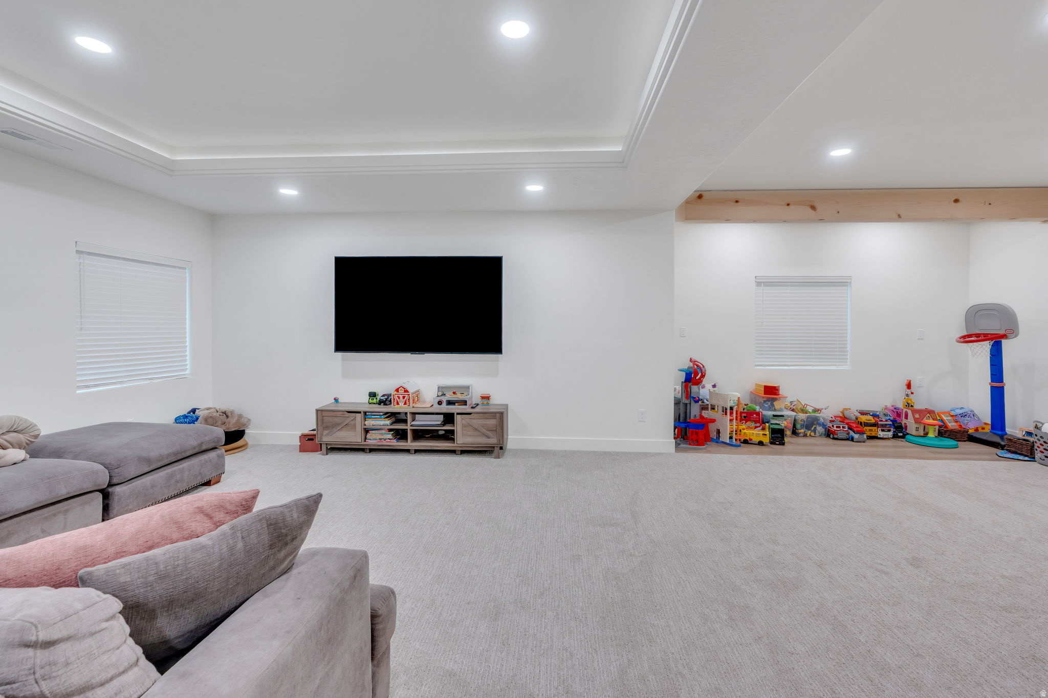 3452 S MAPLETON HEIGHTS DR