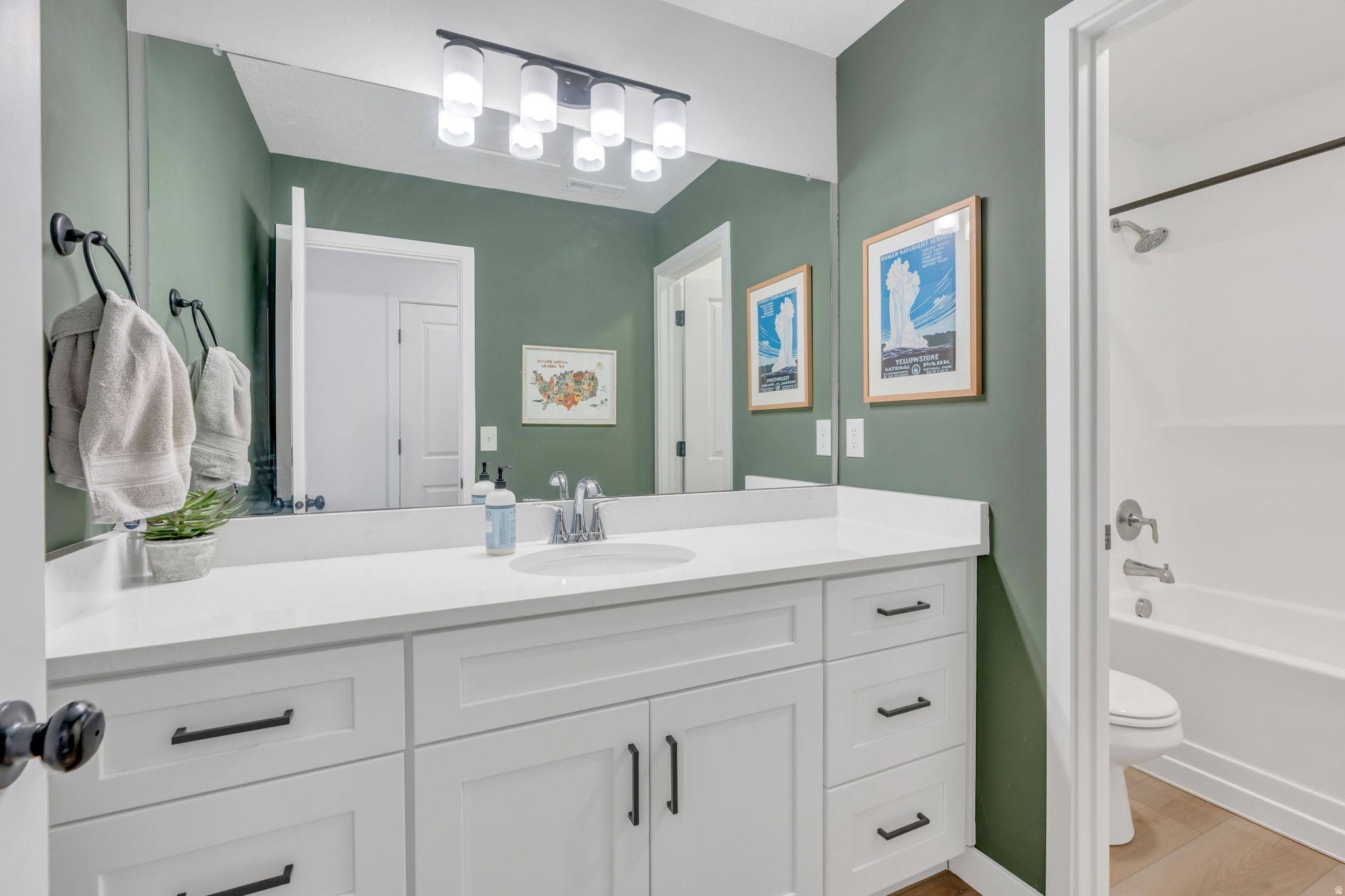 3452 S MAPLETON HEIGHTS DR
