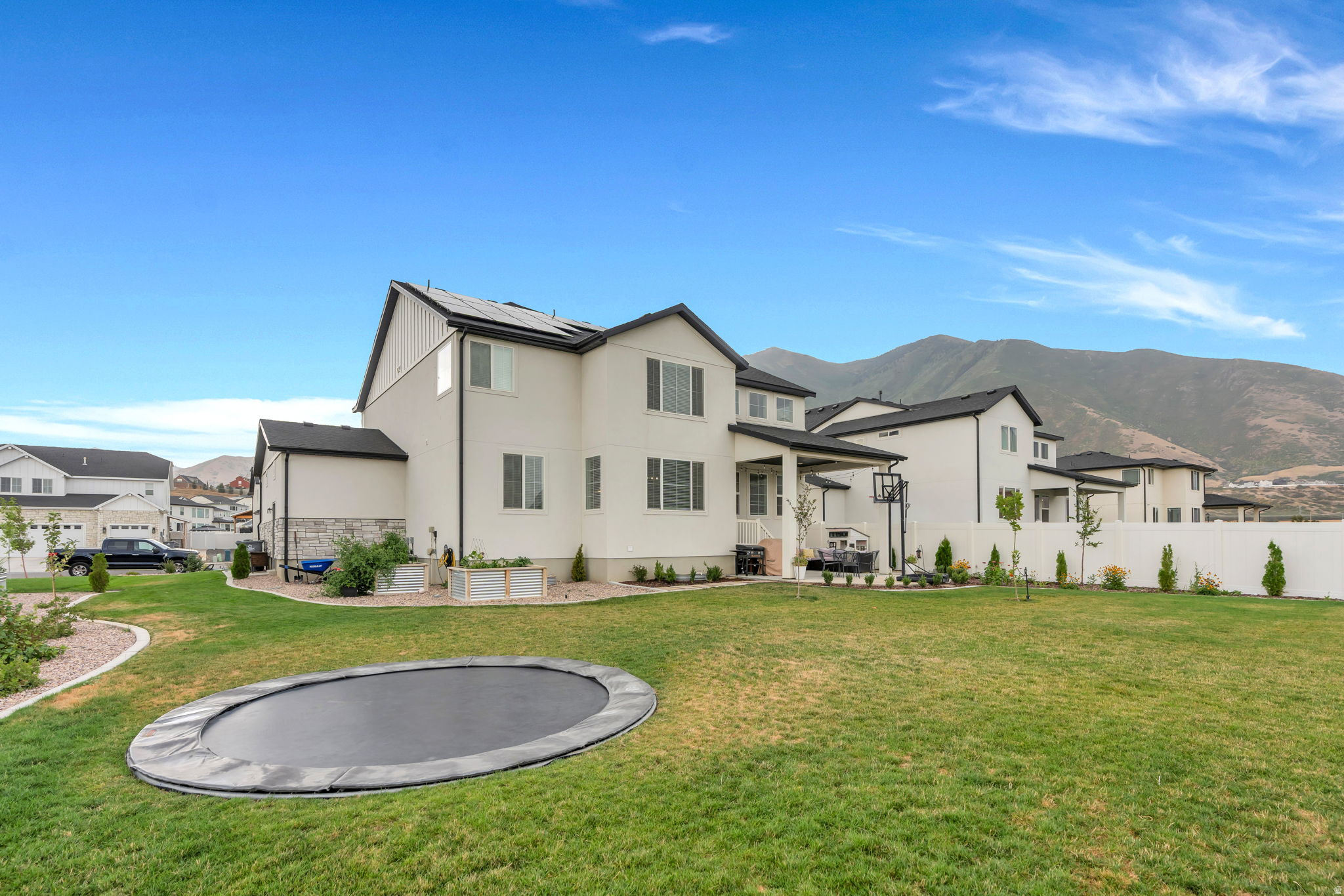 3452 S MAPLETON HEIGHTS DR