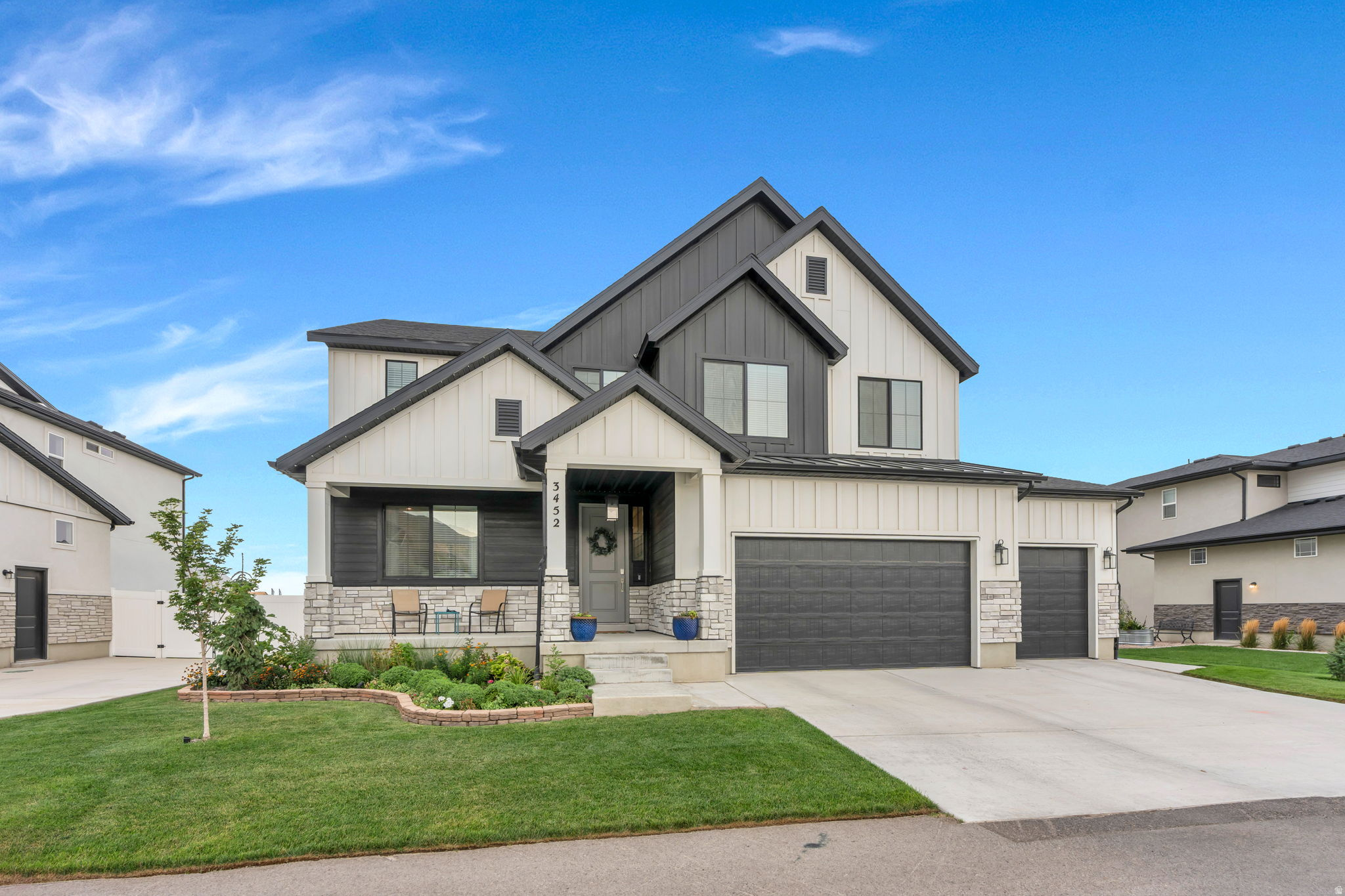 3452 S MAPLETON HEIGHTS DR