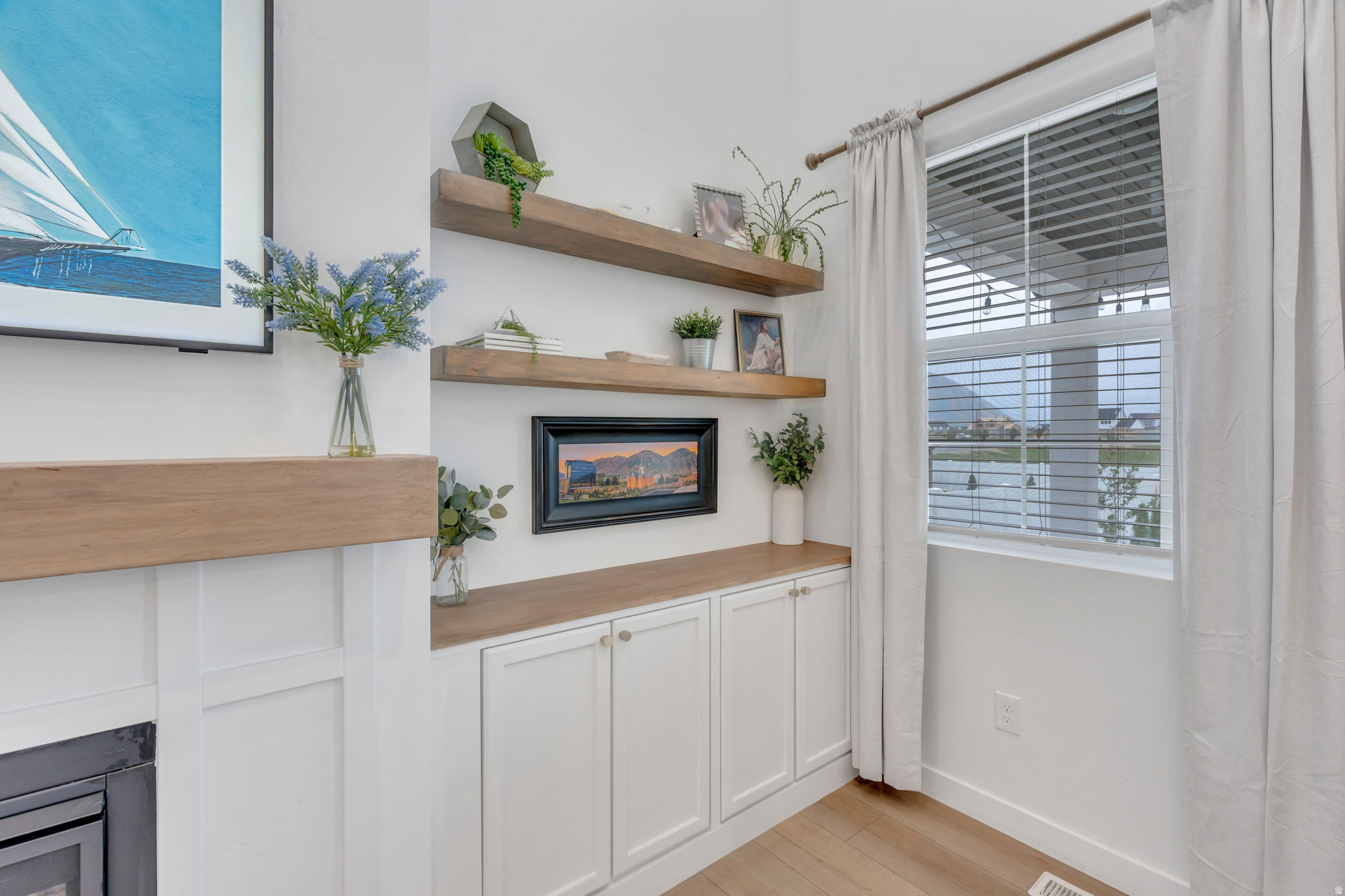 3452 S MAPLETON HEIGHTS DR