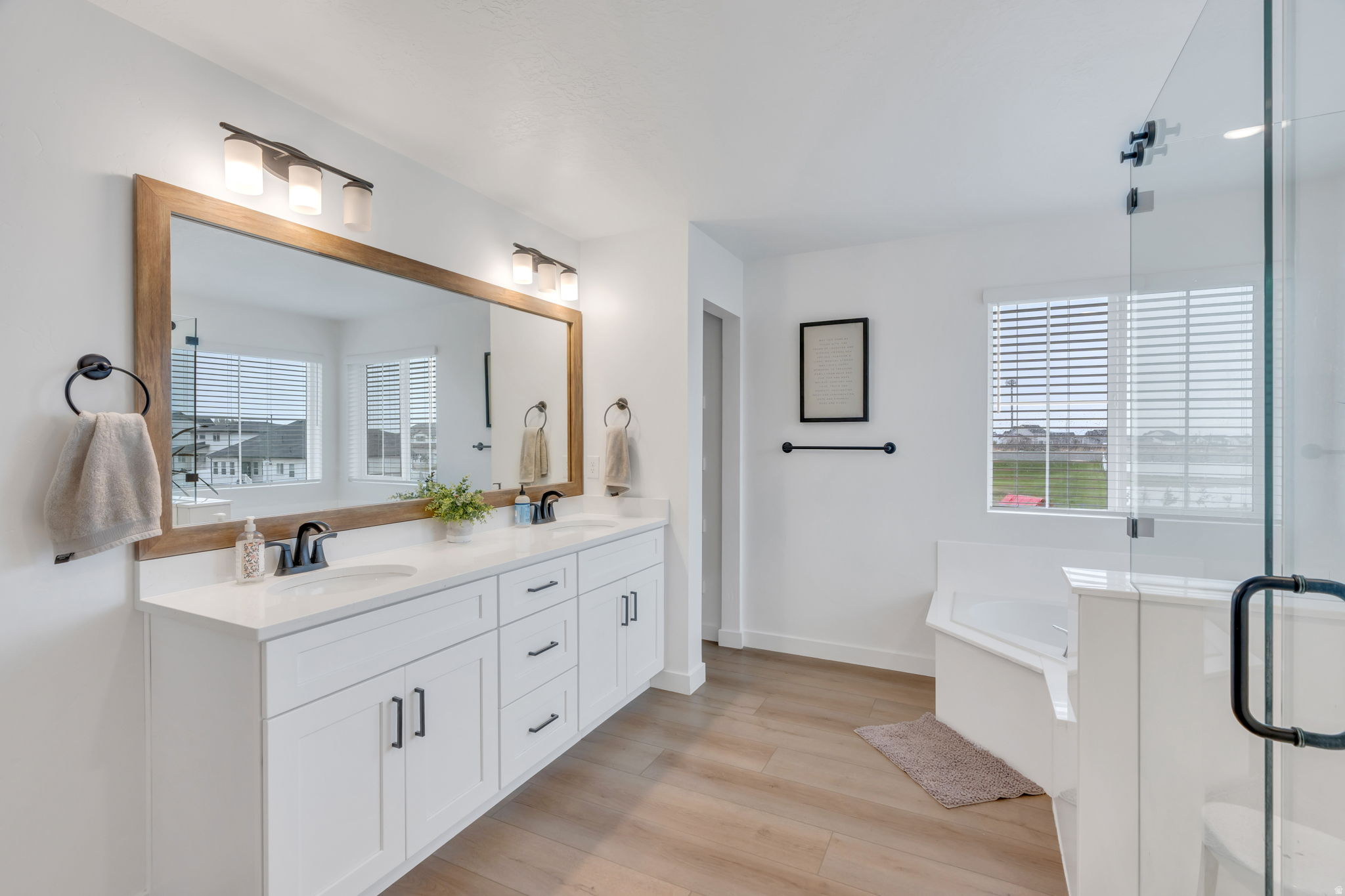 3452 S MAPLETON HEIGHTS DR