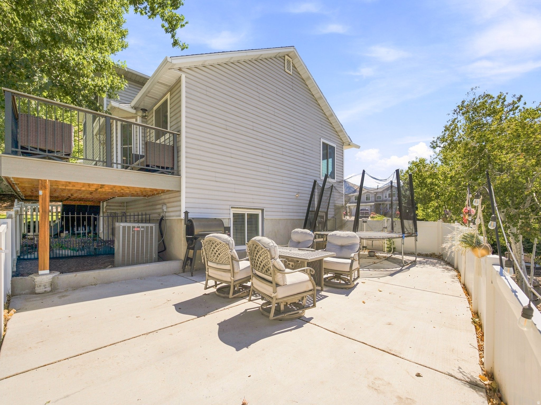 1638 N MURDOCK DR