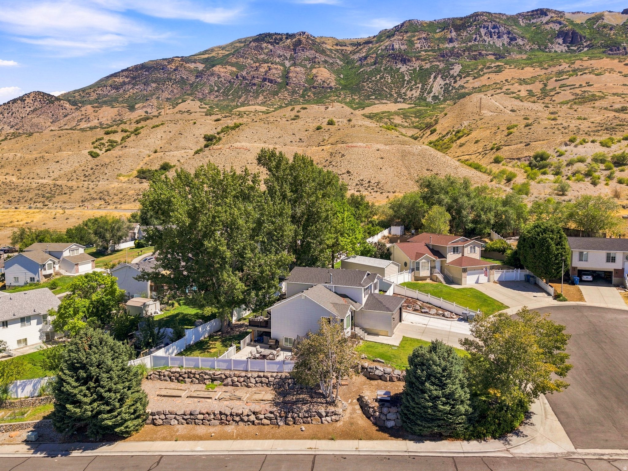 1638 N MURDOCK DR