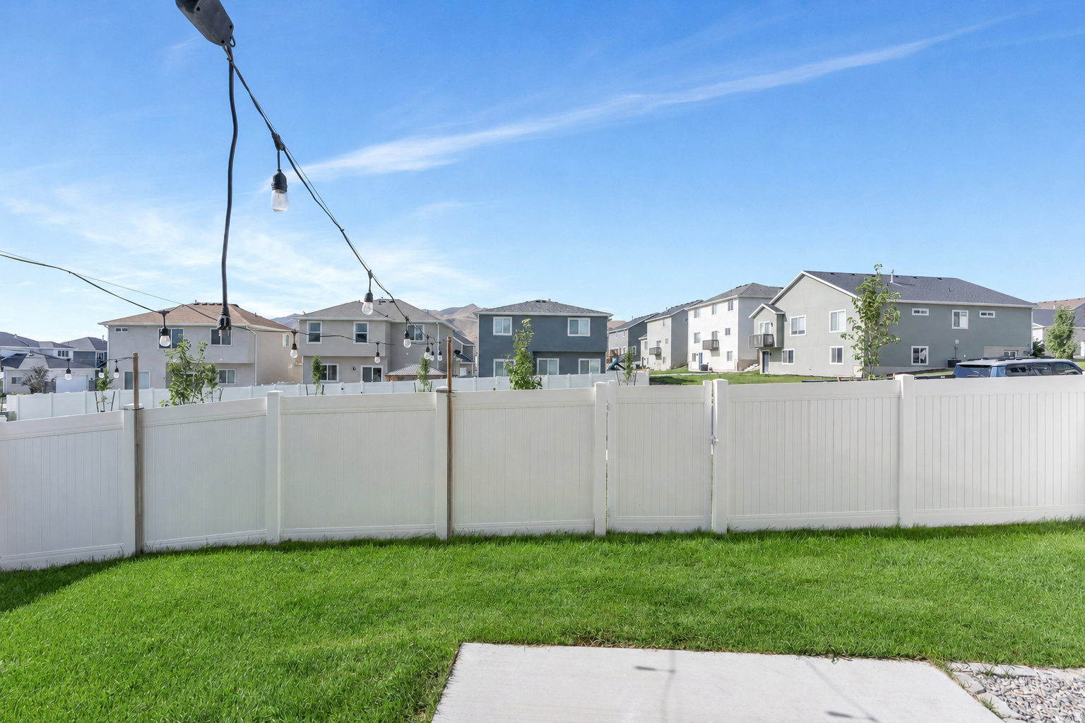 7297 N GREEN PASTURE LN