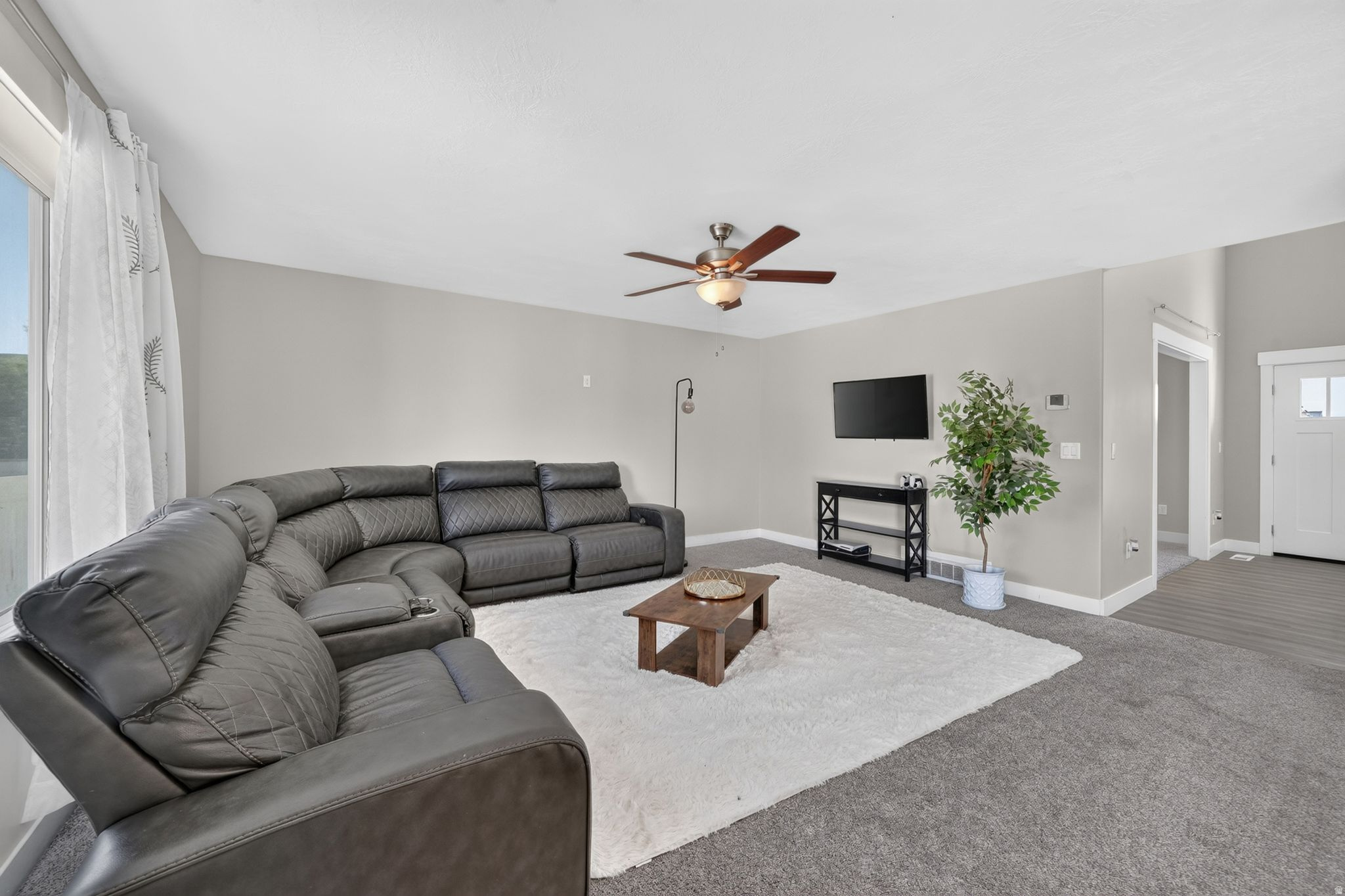 1577 E CARDINAL