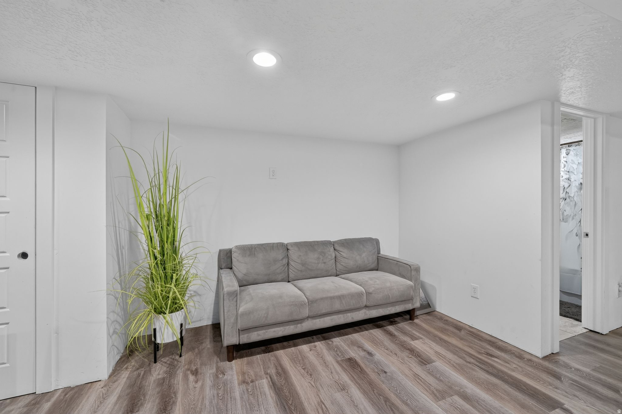 1577 E CARDINAL