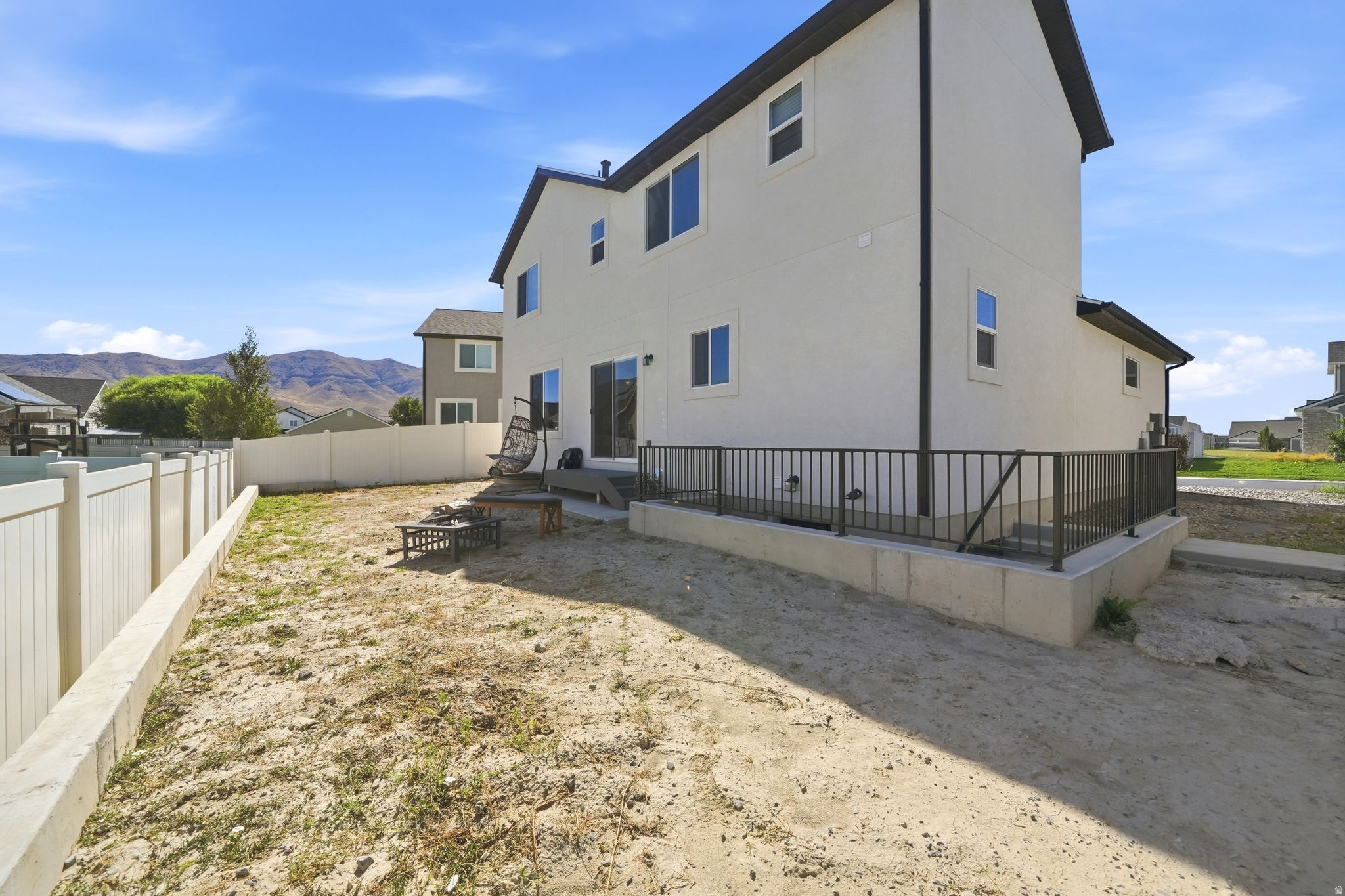 1577 E CARDINAL