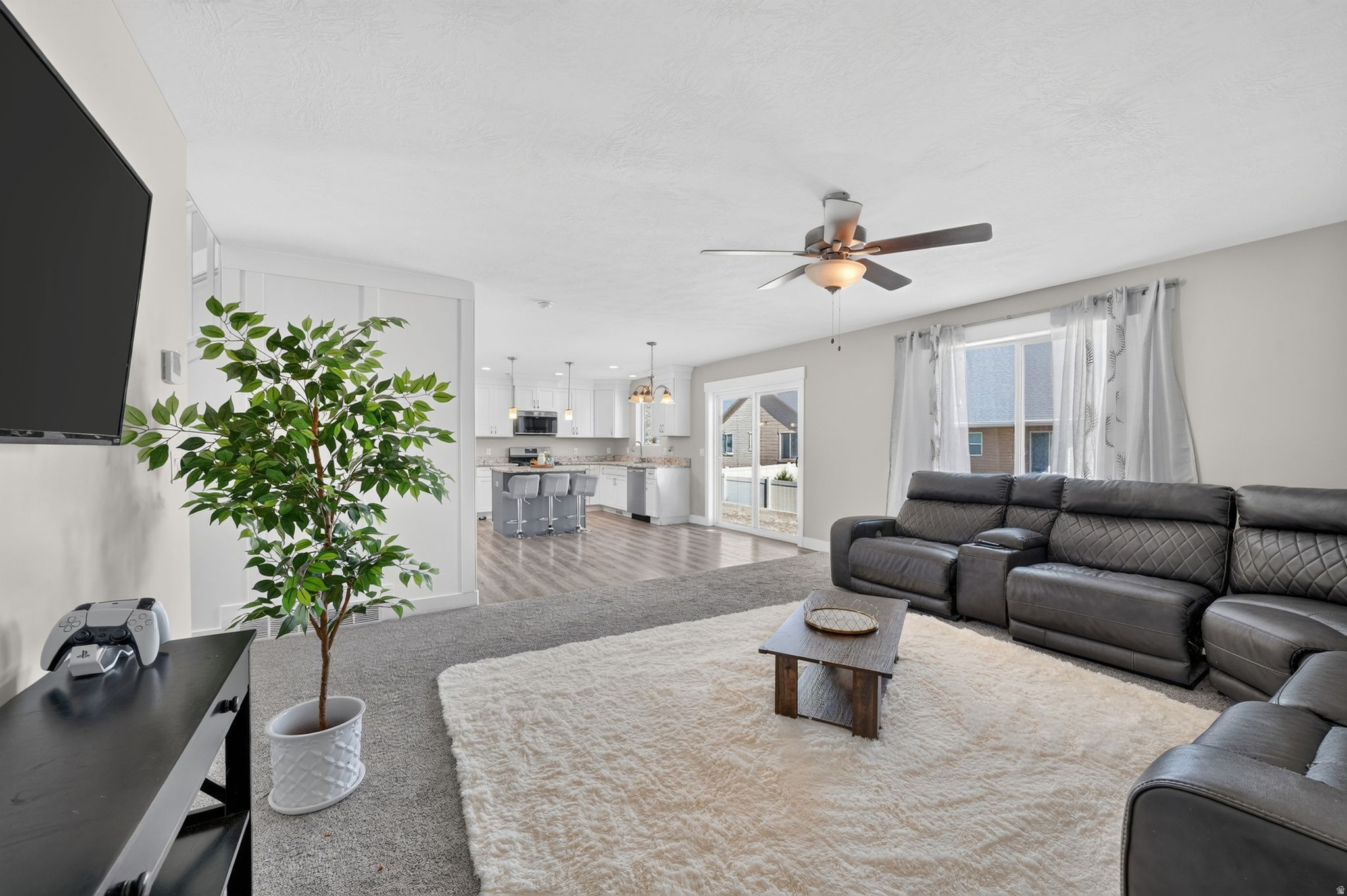 1577 E CARDINAL