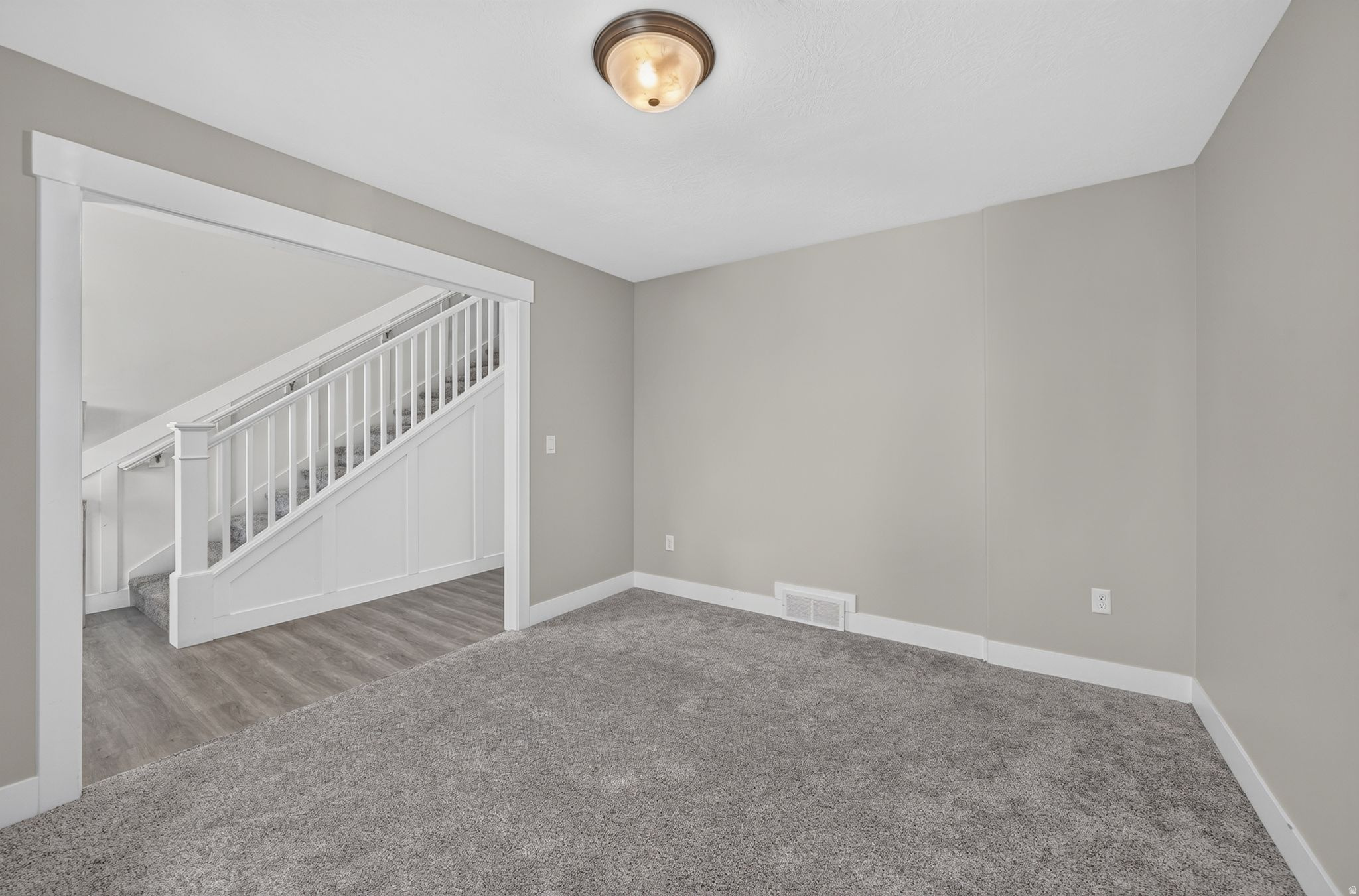 1577 E CARDINAL