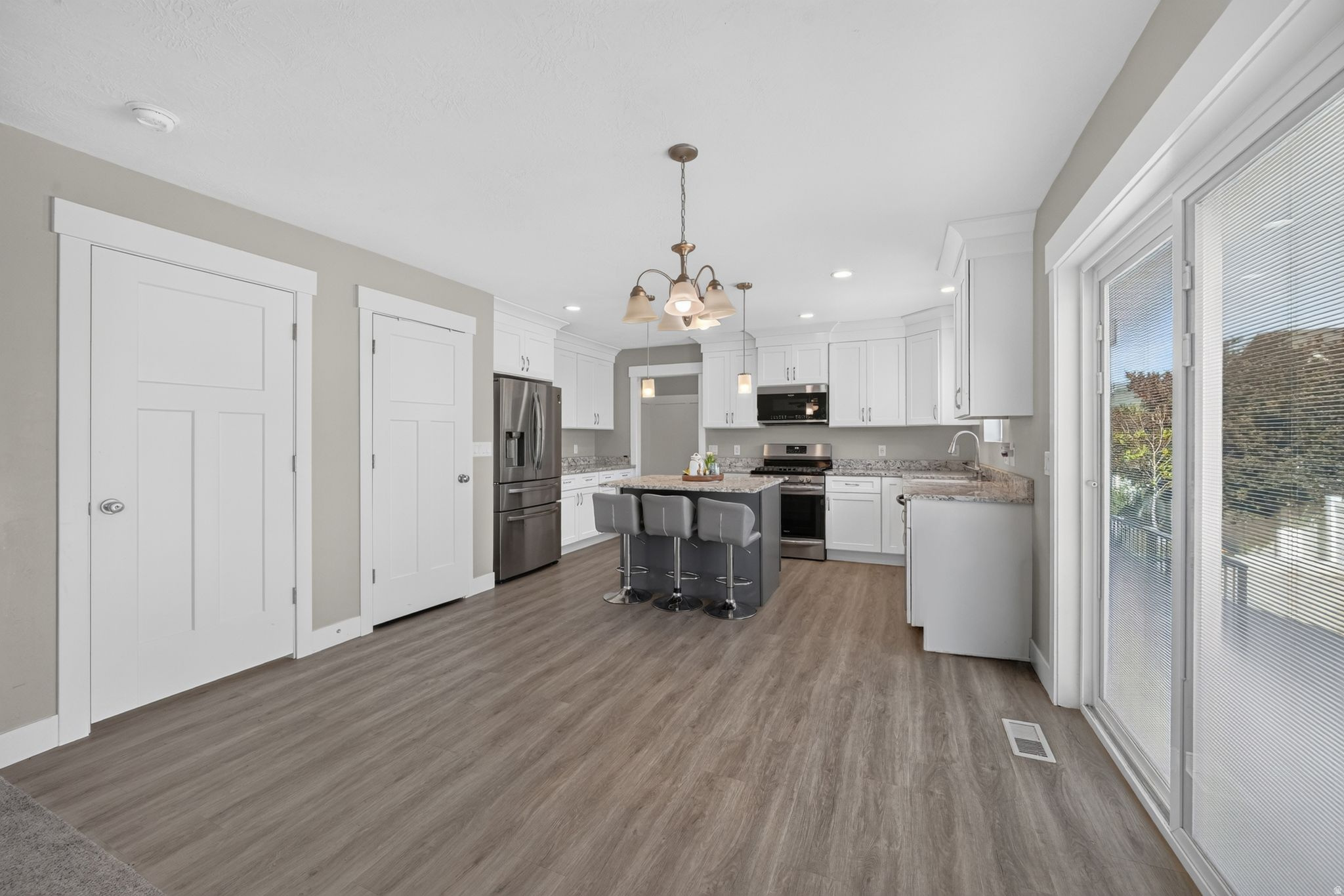 1577 E CARDINAL