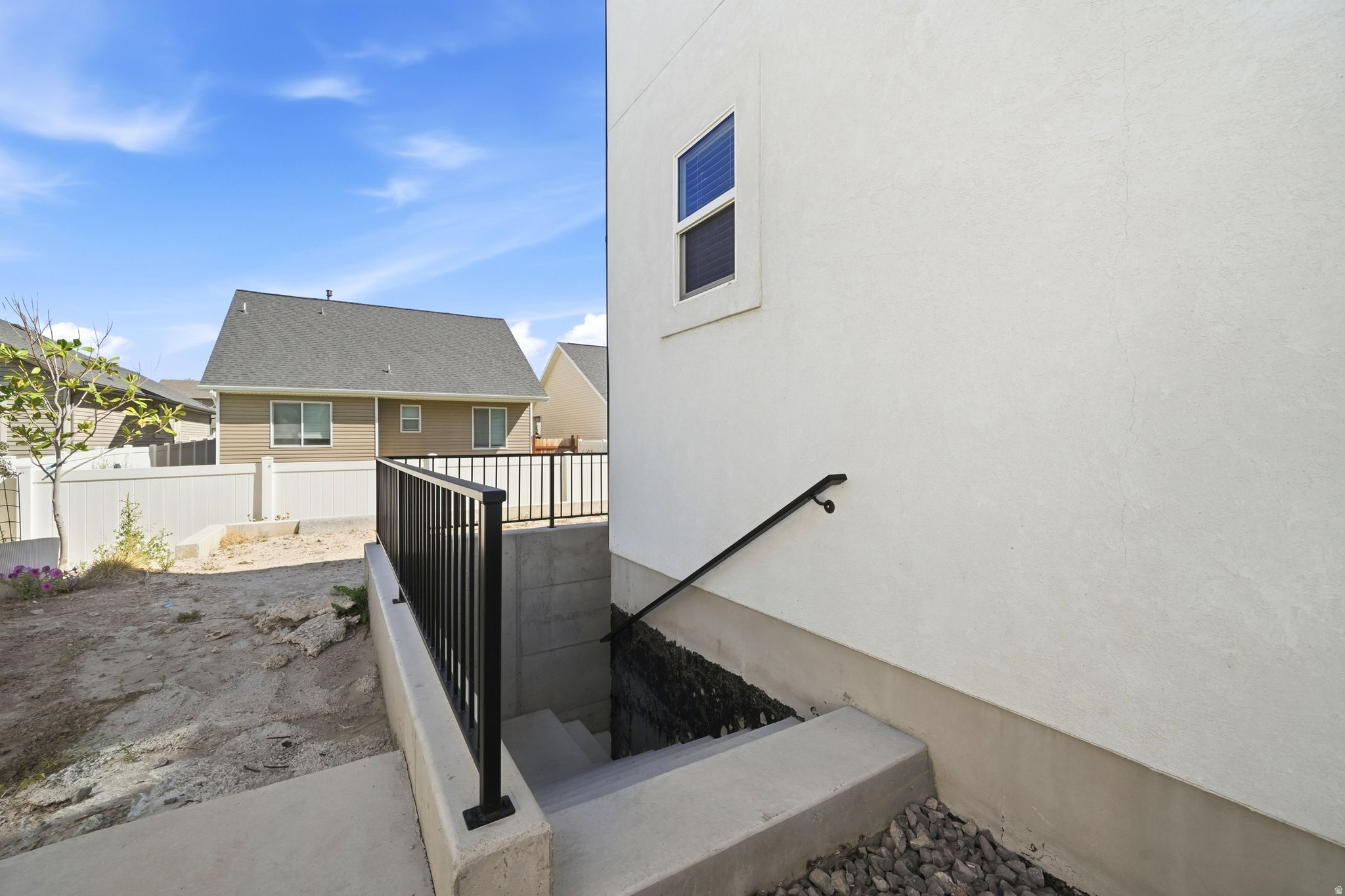1577 E CARDINAL