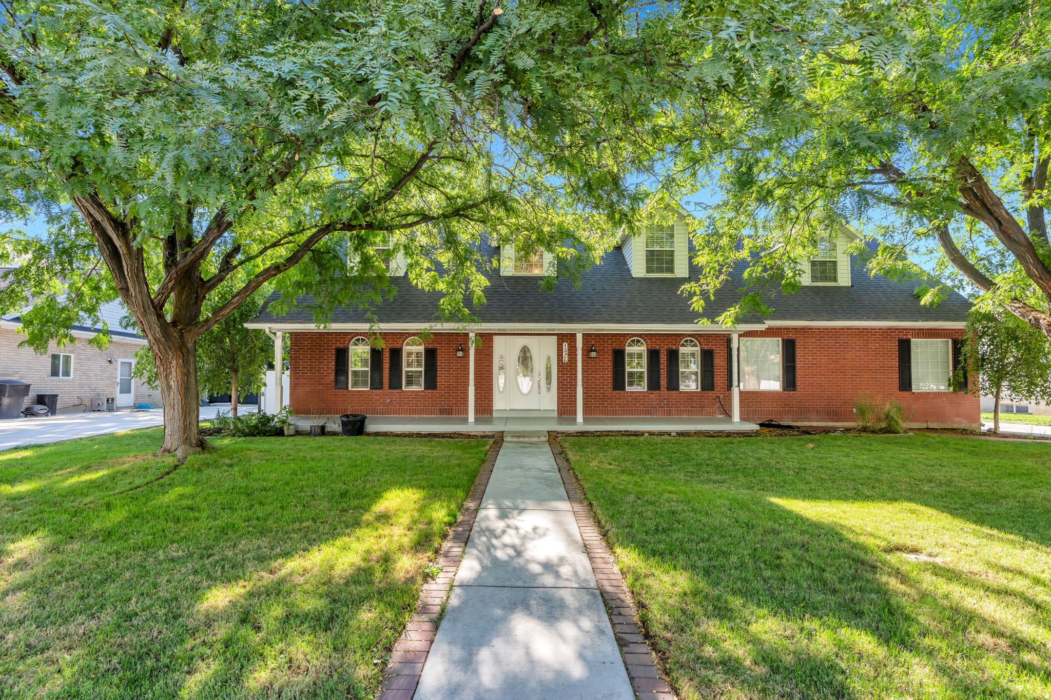 1526 E PHEASANT RUN DR