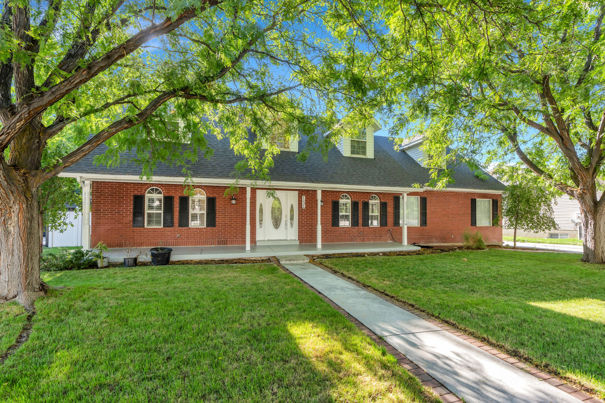 1526 E PHEASANT RUN DR
