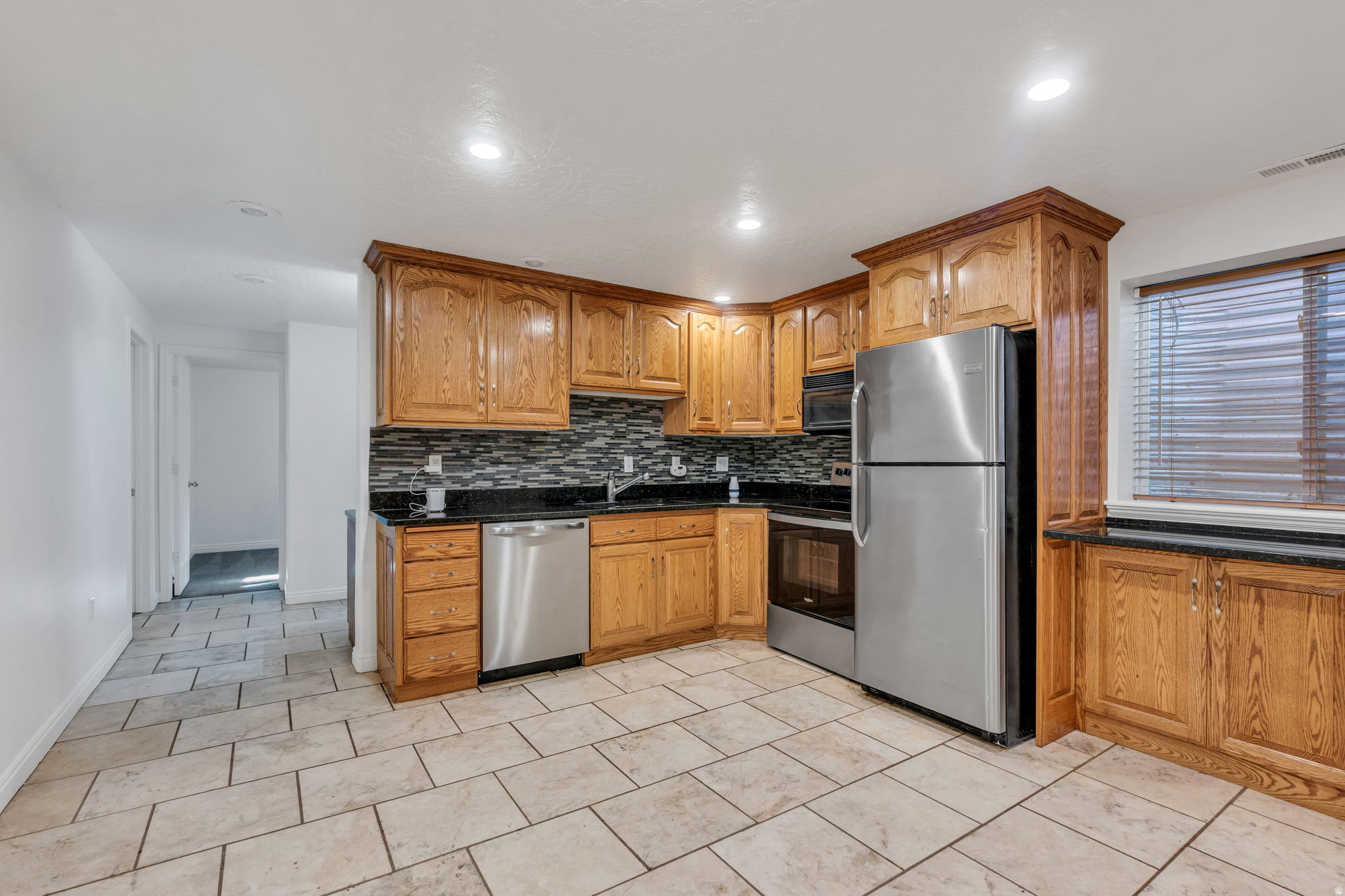 1526 E PHEASANT RUN DR
