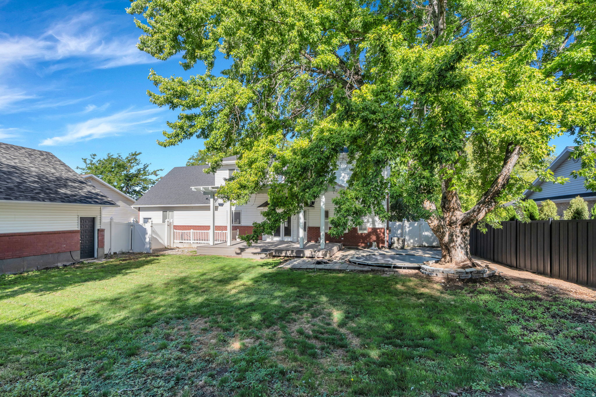 1526 E PHEASANT RUN DR