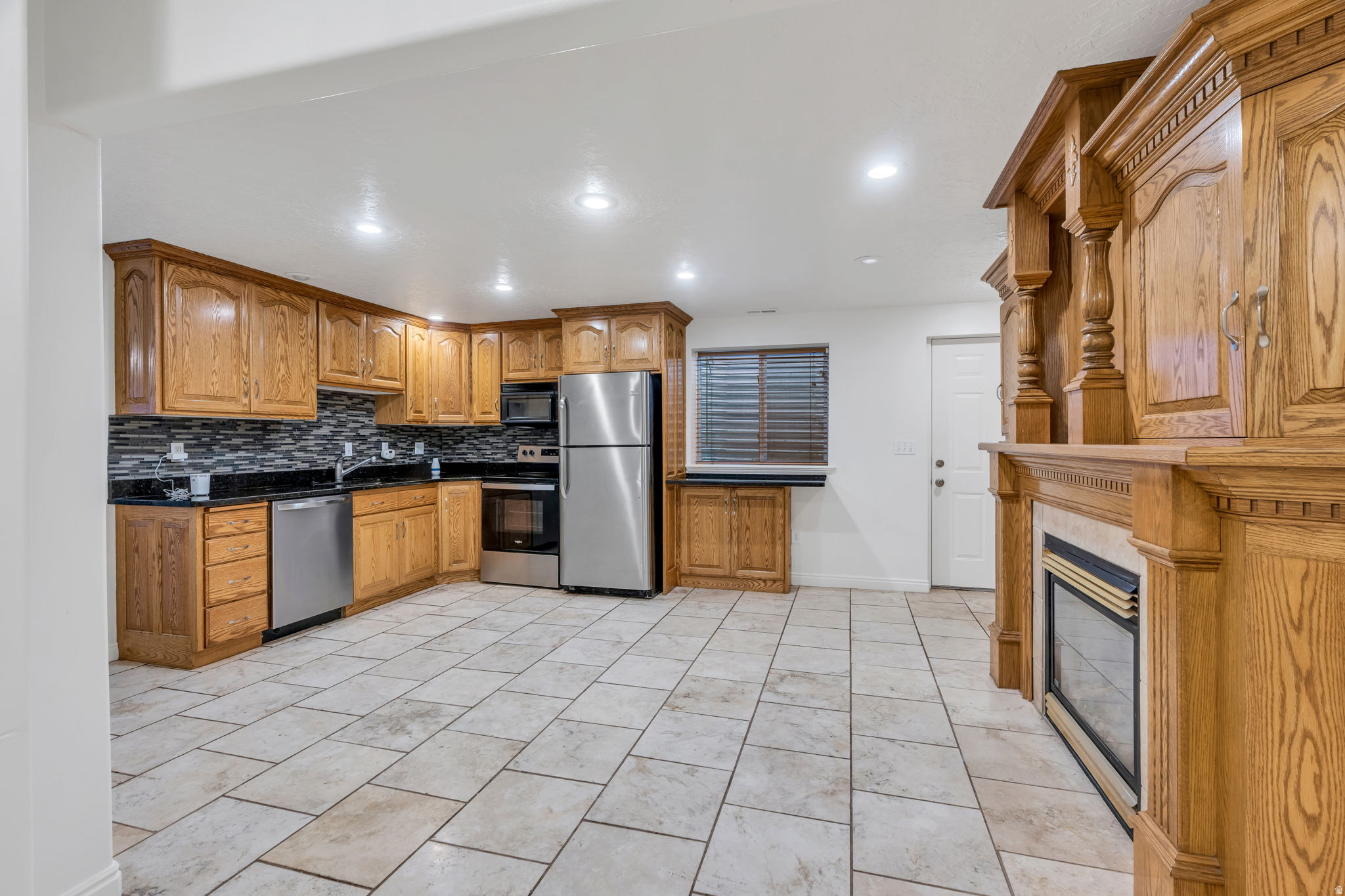 1526 E PHEASANT RUN DR