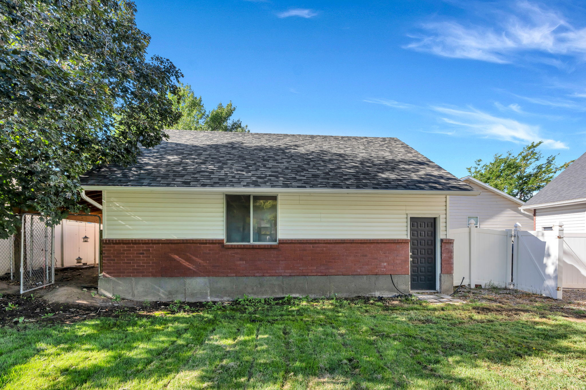 1526 E PHEASANT RUN DR