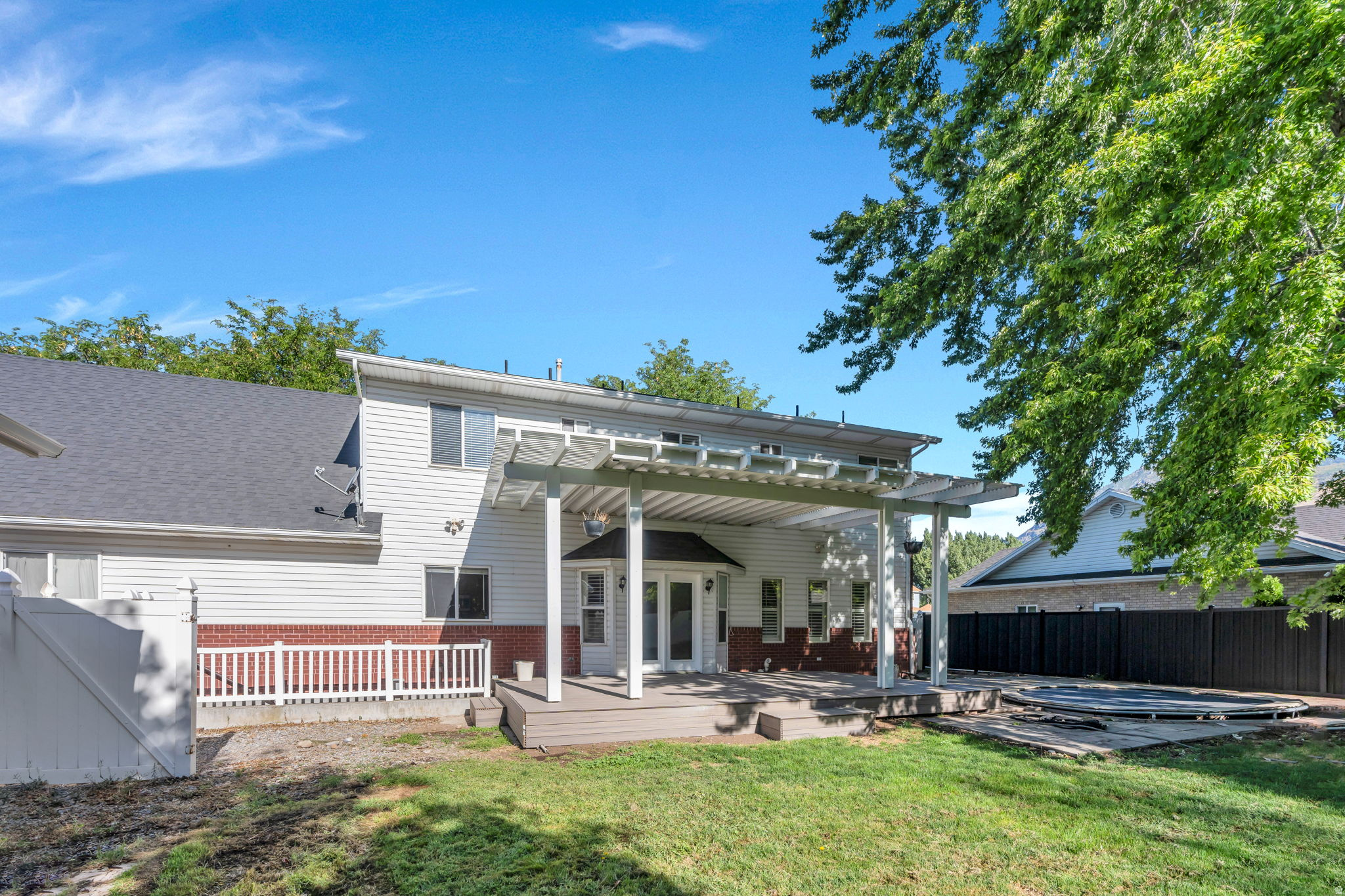 1526 E PHEASANT RUN DR