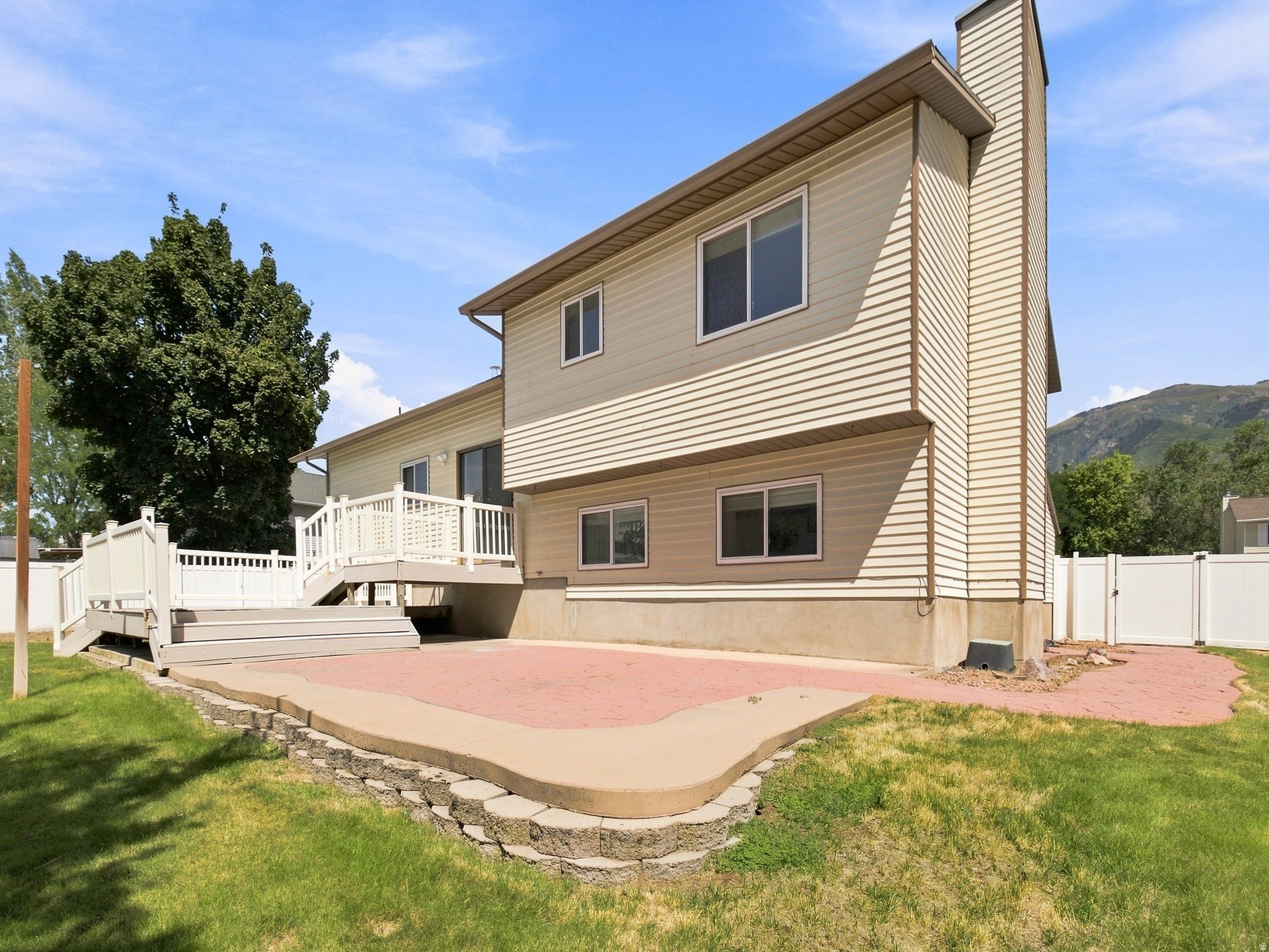2291 N 2050 E